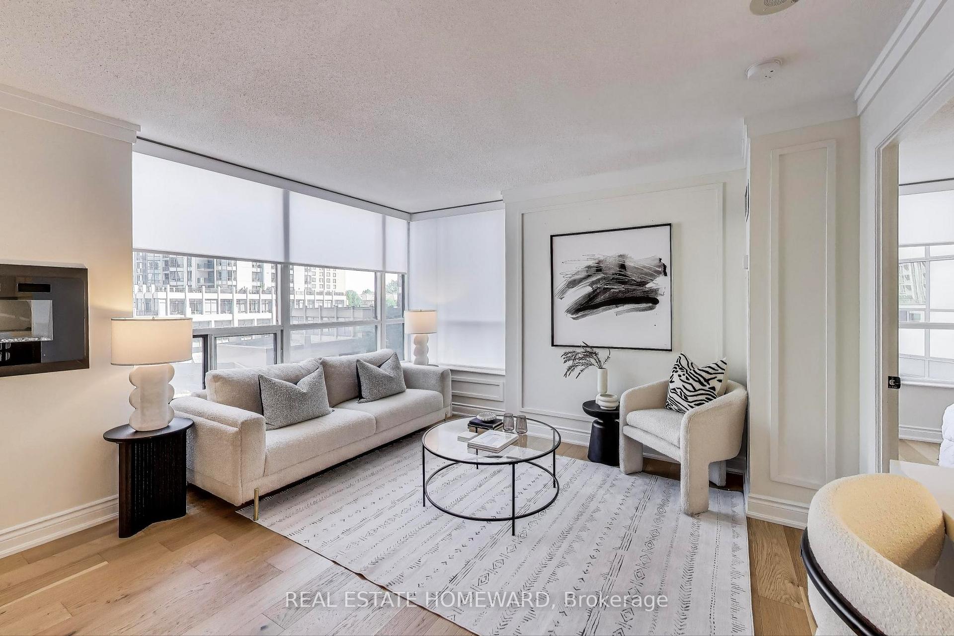 Front of Unit 411, 5 Northtown Way
