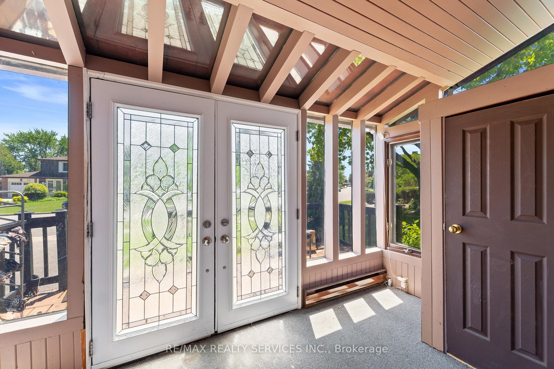 Photo 5 of 80 Brookland Drive, Brampton, Avondale — HOMEH