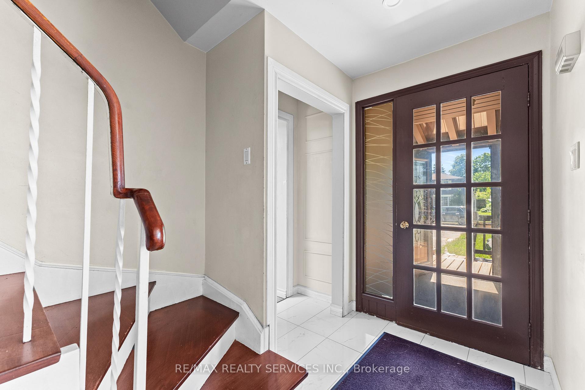 Photo 16 of 80 Brookland Drive, Brampton, Avondale — HOMEH