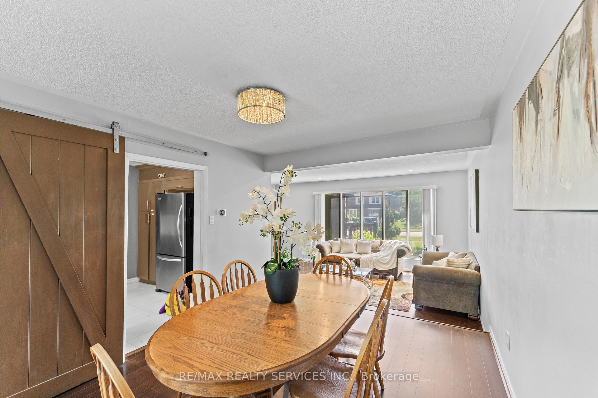 Photo 20 of 80 Brookland Drive, Brampton, Avondale — HOMEH