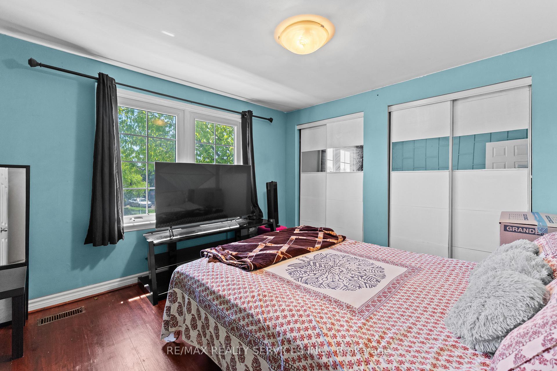 Photo 17 of 80 Brookland Drive, Brampton, Avondale — HOMEH