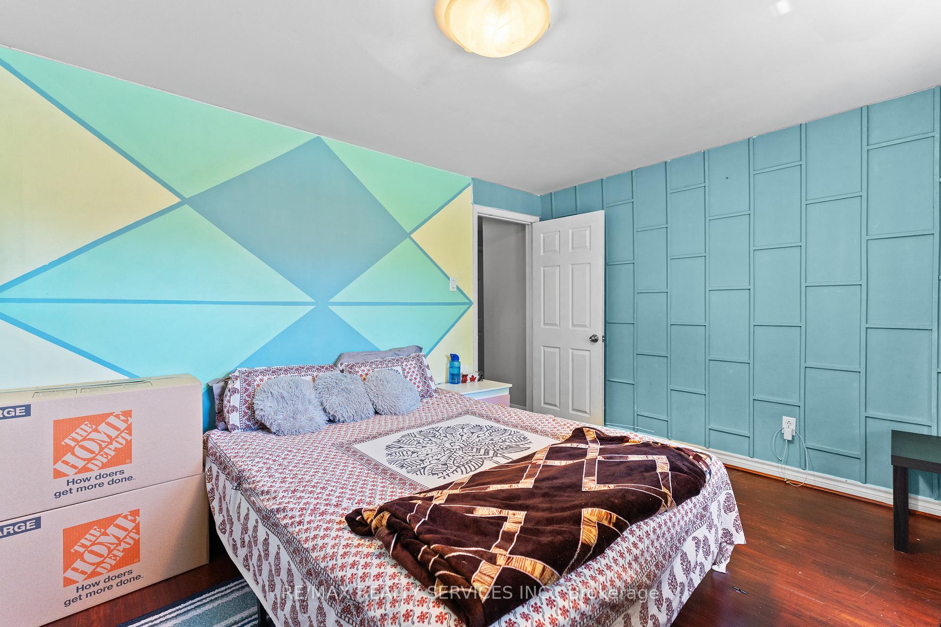 Photo 15 of 80 Brookland Drive, Brampton, Avondale — HOMEH