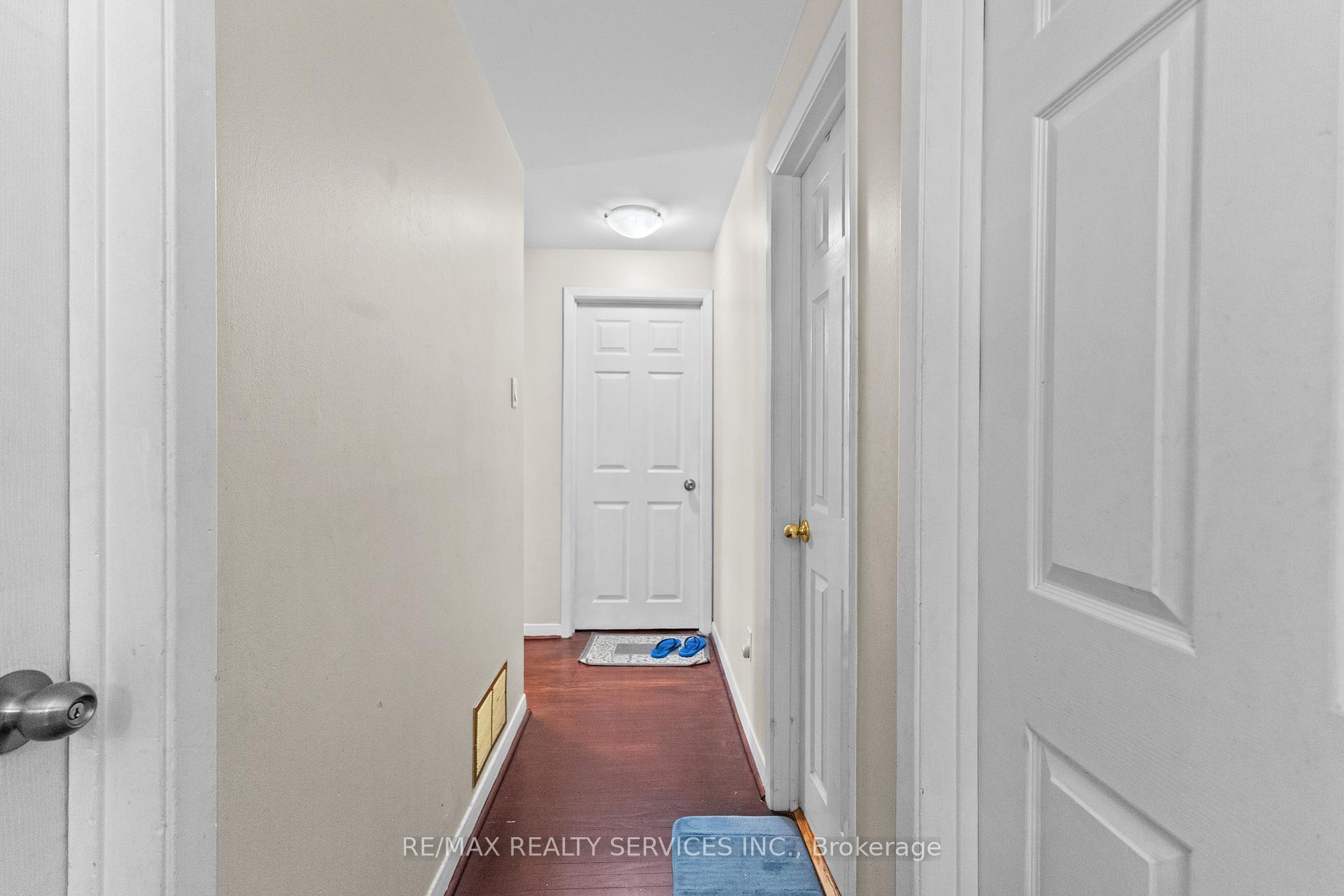 Photo 21 of 80 Brookland Drive, Brampton, Avondale — HOMEH