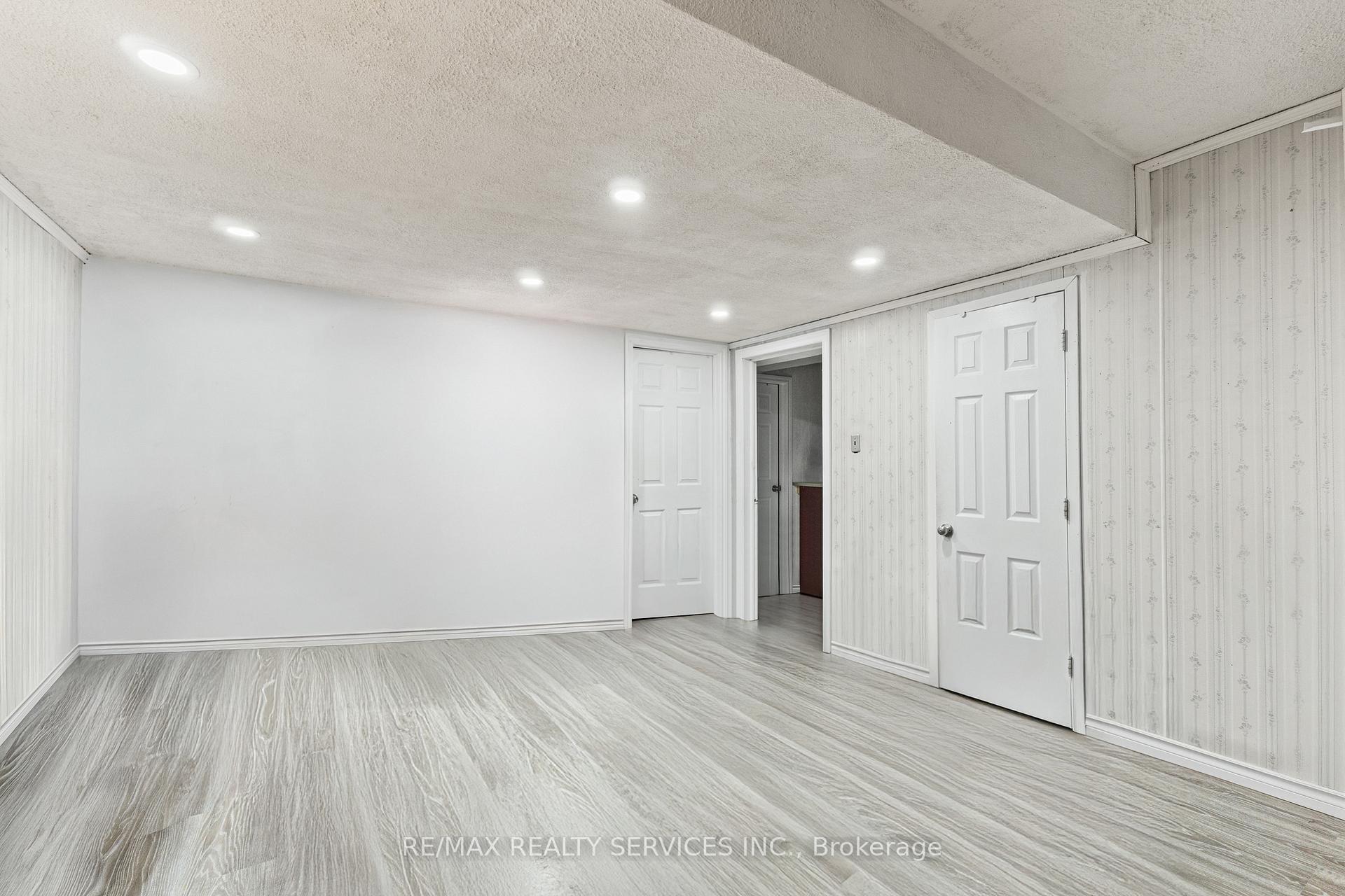 Photo 34 of 80 Brookland Drive, Brampton, Avondale — HOMEH