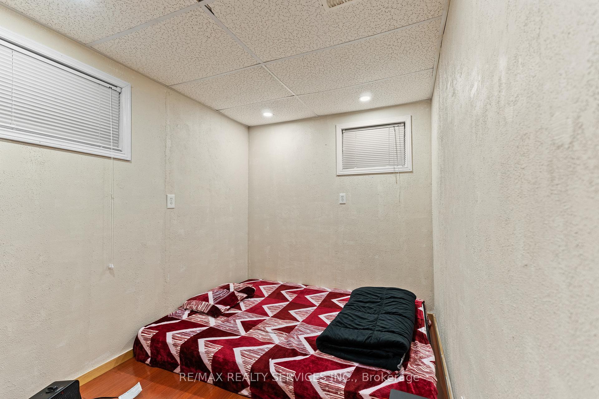 Photo 19 of 80 Brookland Drive, Brampton, Avondale — HOMEH