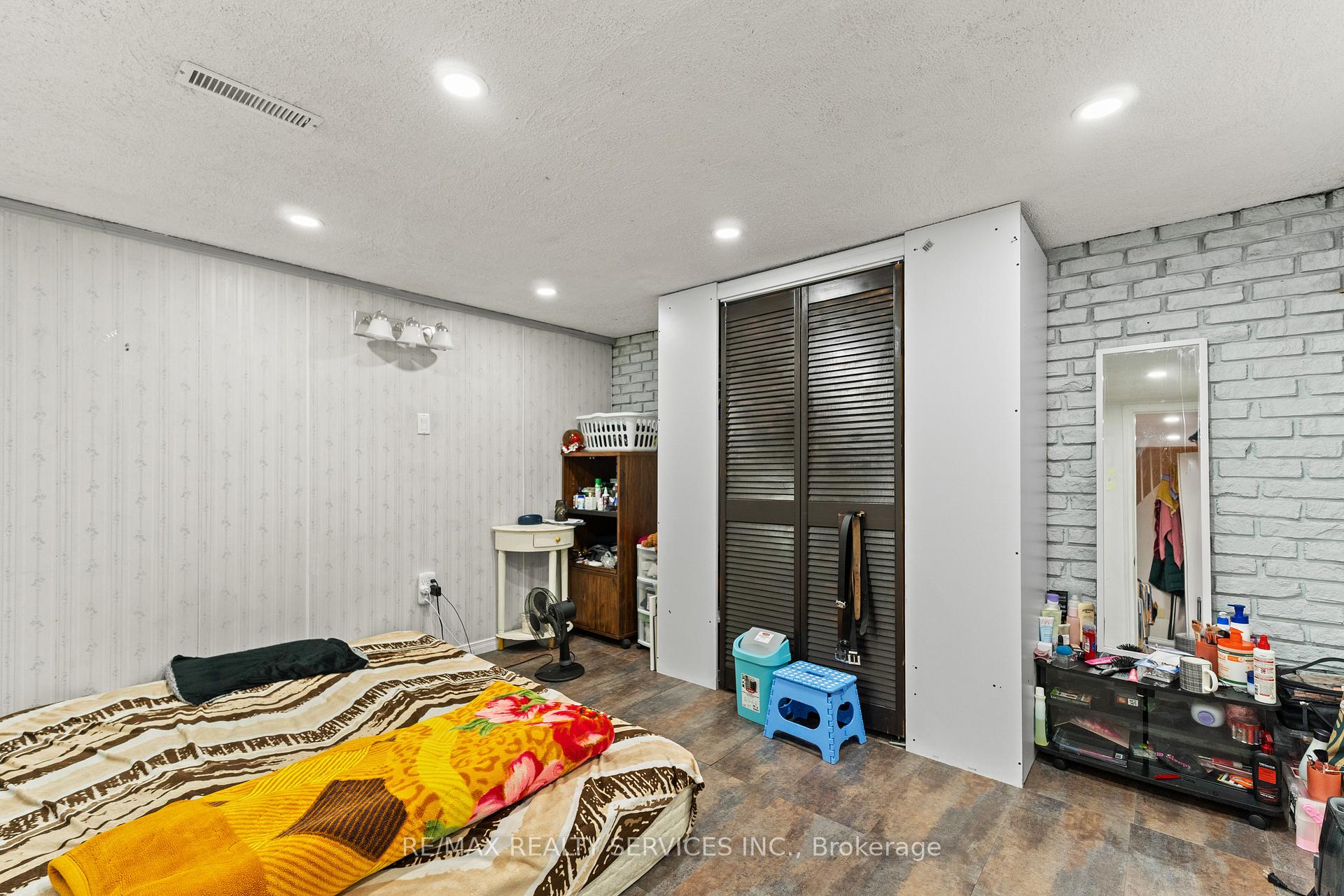 Photo 35 of 80 Brookland Drive, Brampton, Avondale — HOMEH