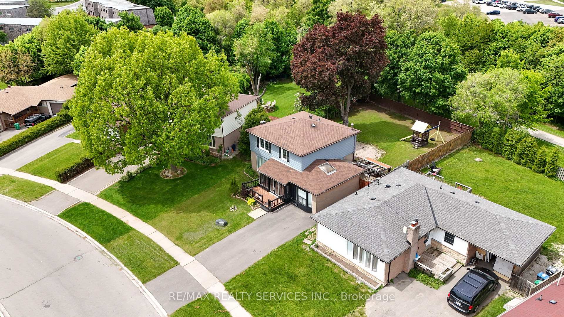 Photo 36 of 80 Brookland Drive, Brampton, Avondale — HOMEH