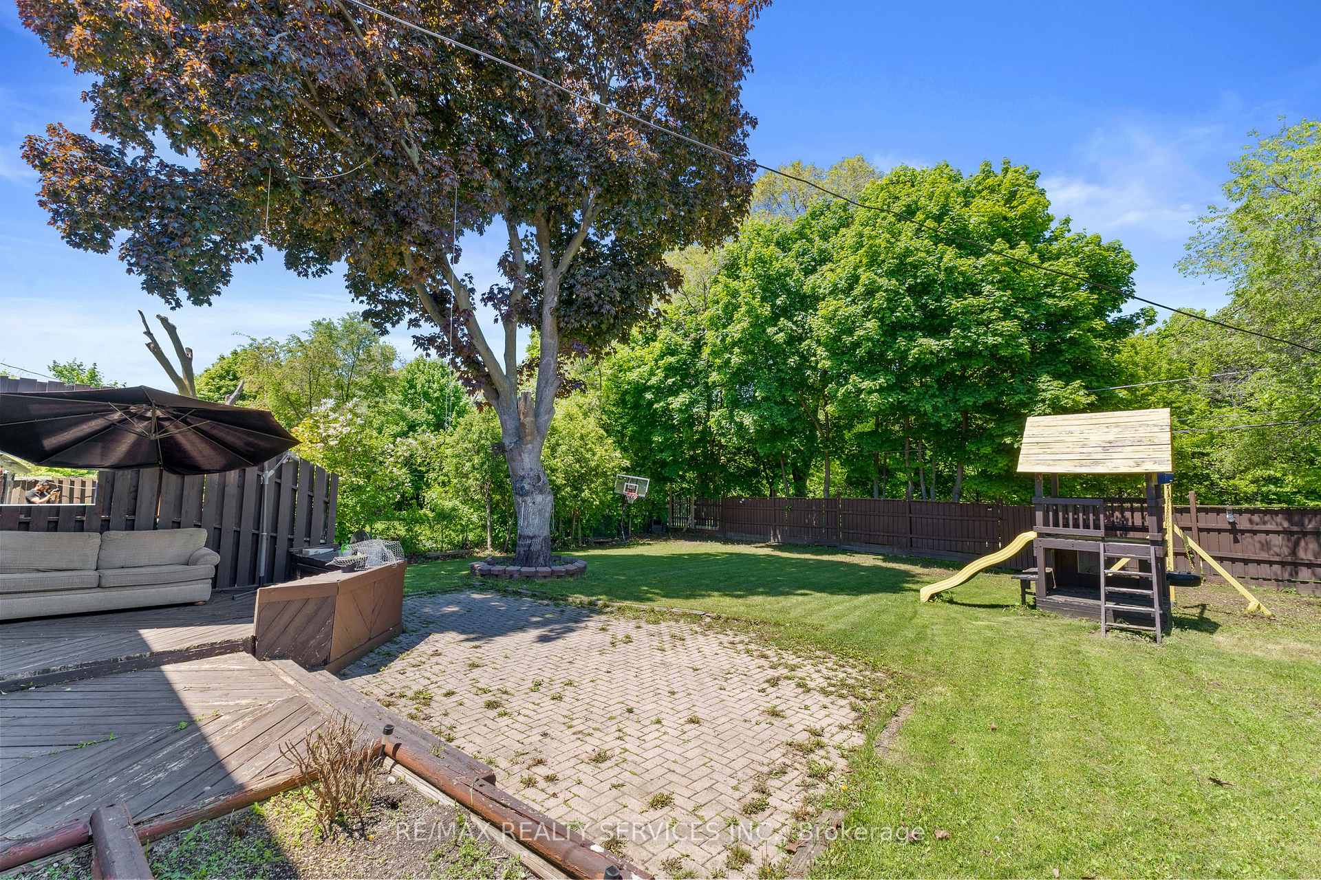 Photo 24 of 80 Brookland Drive, Brampton, Avondale — HOMEH
