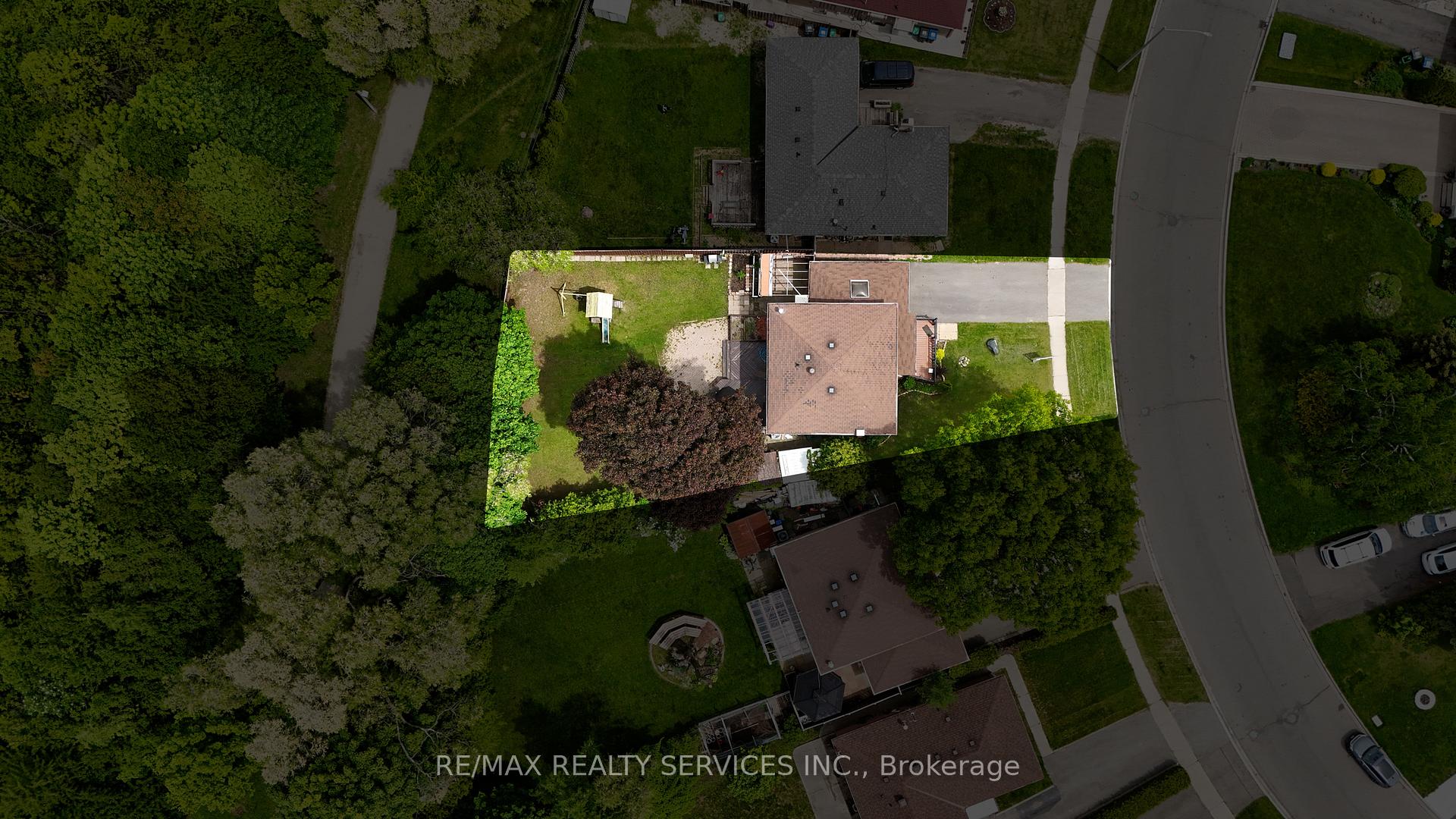 Photo 28 of 80 Brookland Drive, Brampton, Avondale — HOMEH