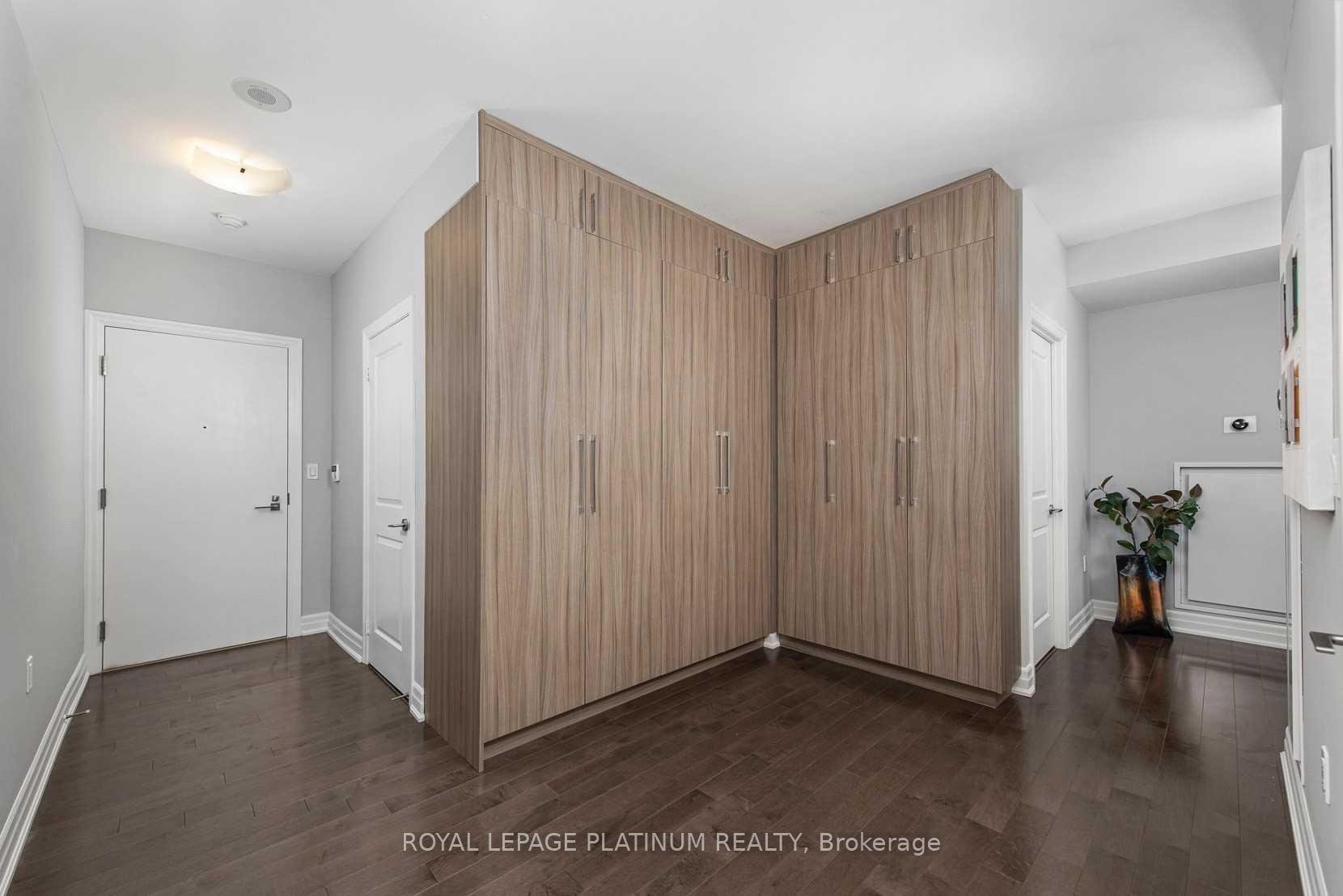 Photo 1 of Unit 2402, 8 The Esplanade, Toronto, Waterfront Communities — HOMEH