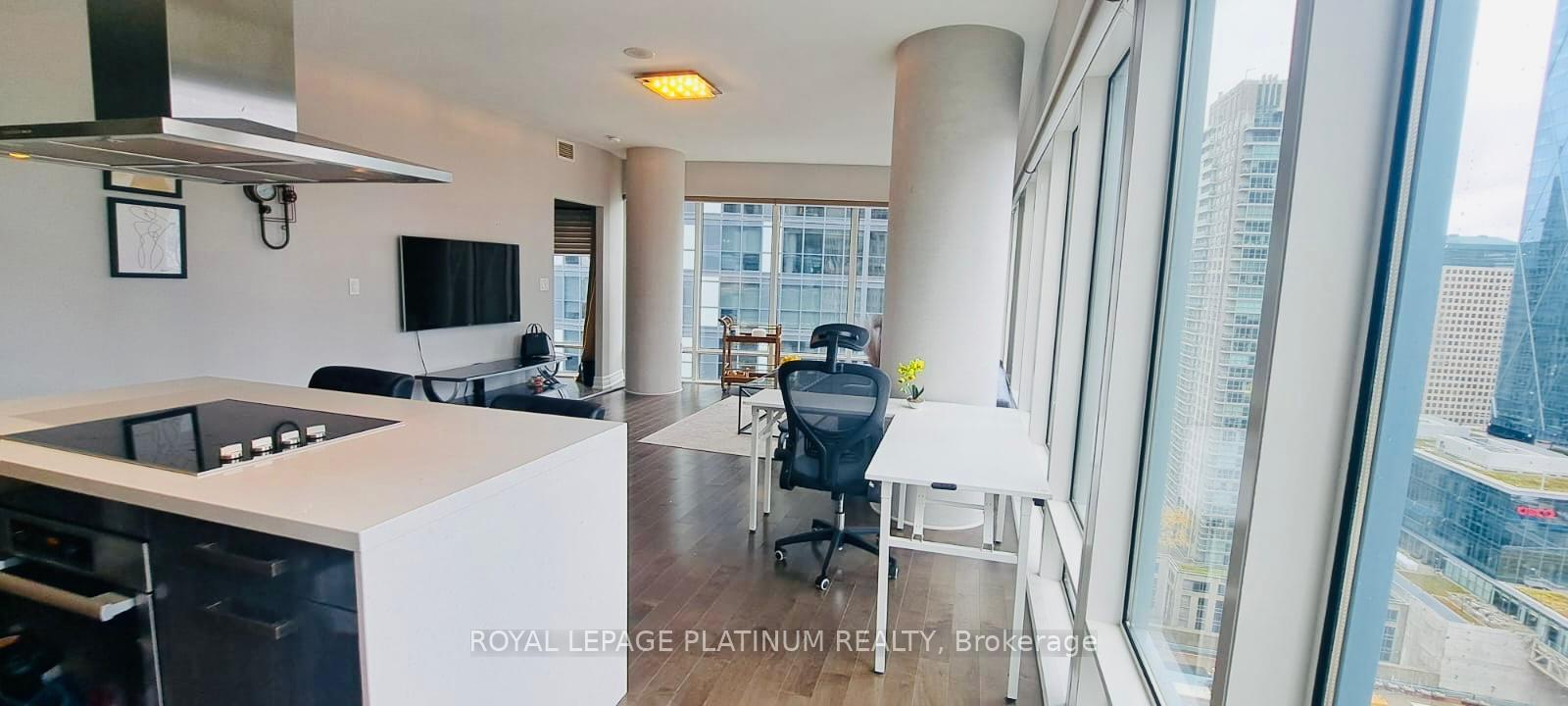 Photo 4 of Unit 2402, 8 The Esplanade, Toronto, Waterfront Communities — HOMEH