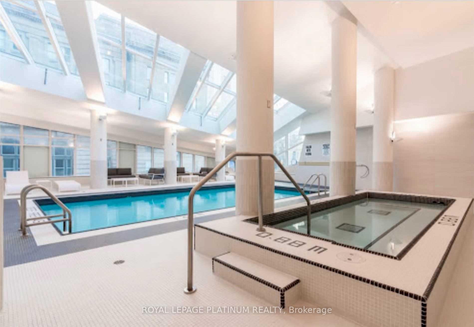 Photo 11 of Unit 2402, 8 The Esplanade, Toronto, Waterfront Communities — HOMEH