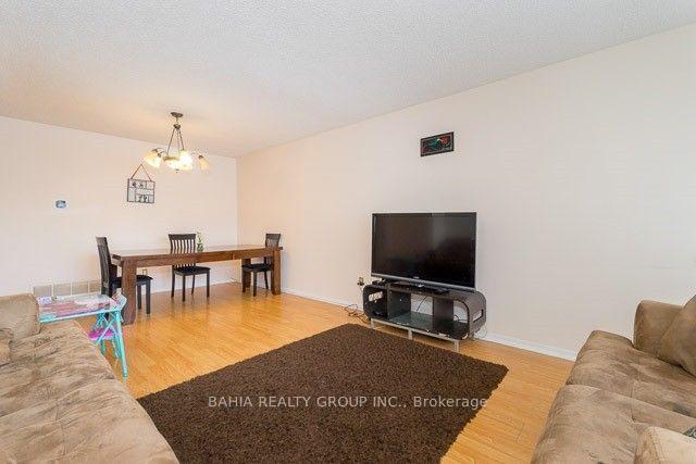 Photo 1 of 14 Newlyn Crescent, Brampton, Brampton North — HOMEH