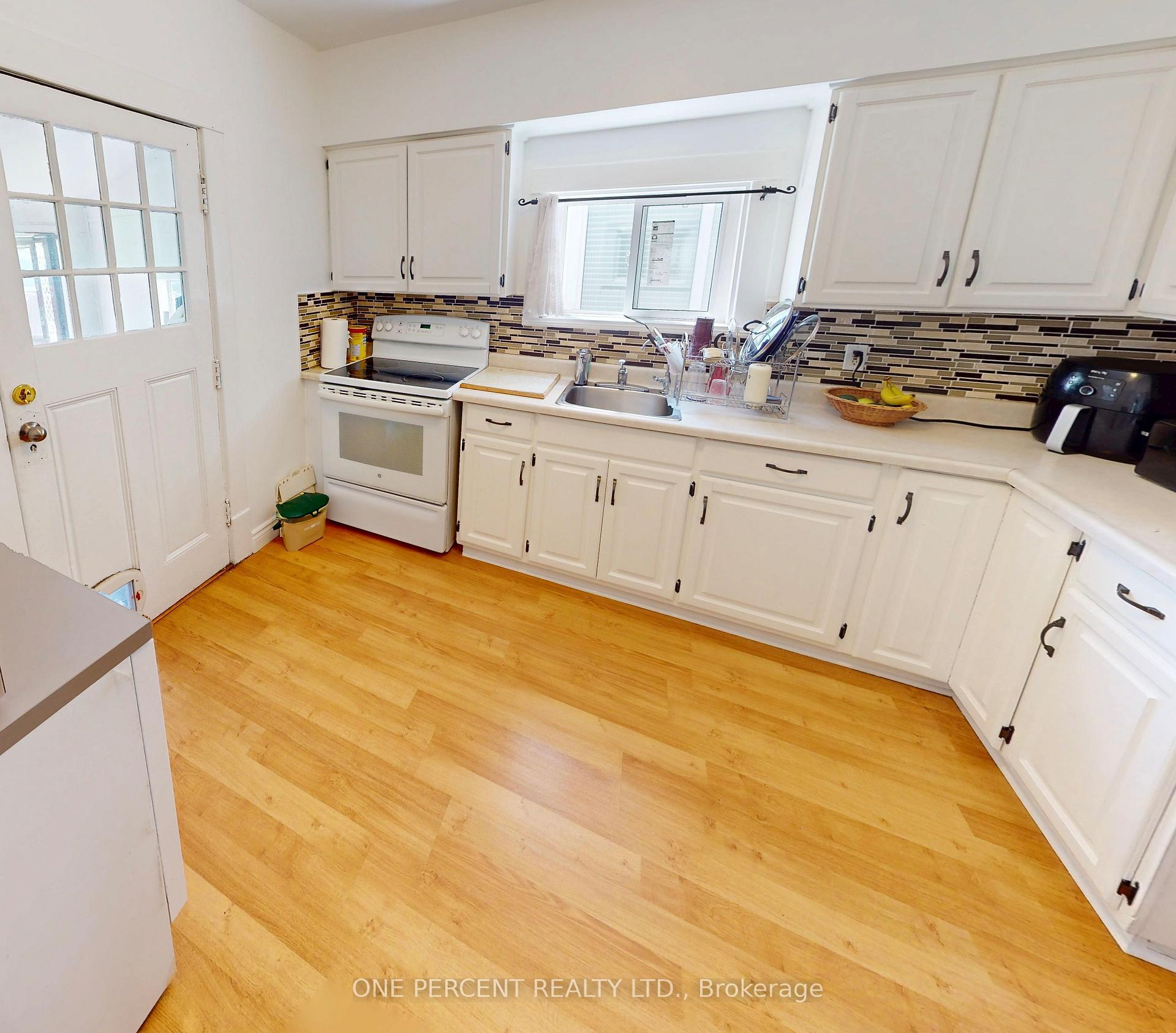 Photo 8 of 34 Berryman Avenue, St. Catharines, E. Chester — HOMEH