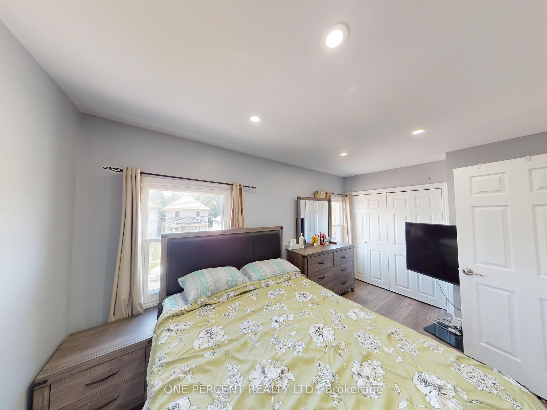 Photo 9 of 34 Berryman Avenue, St. Catharines, E. Chester — HOMEH