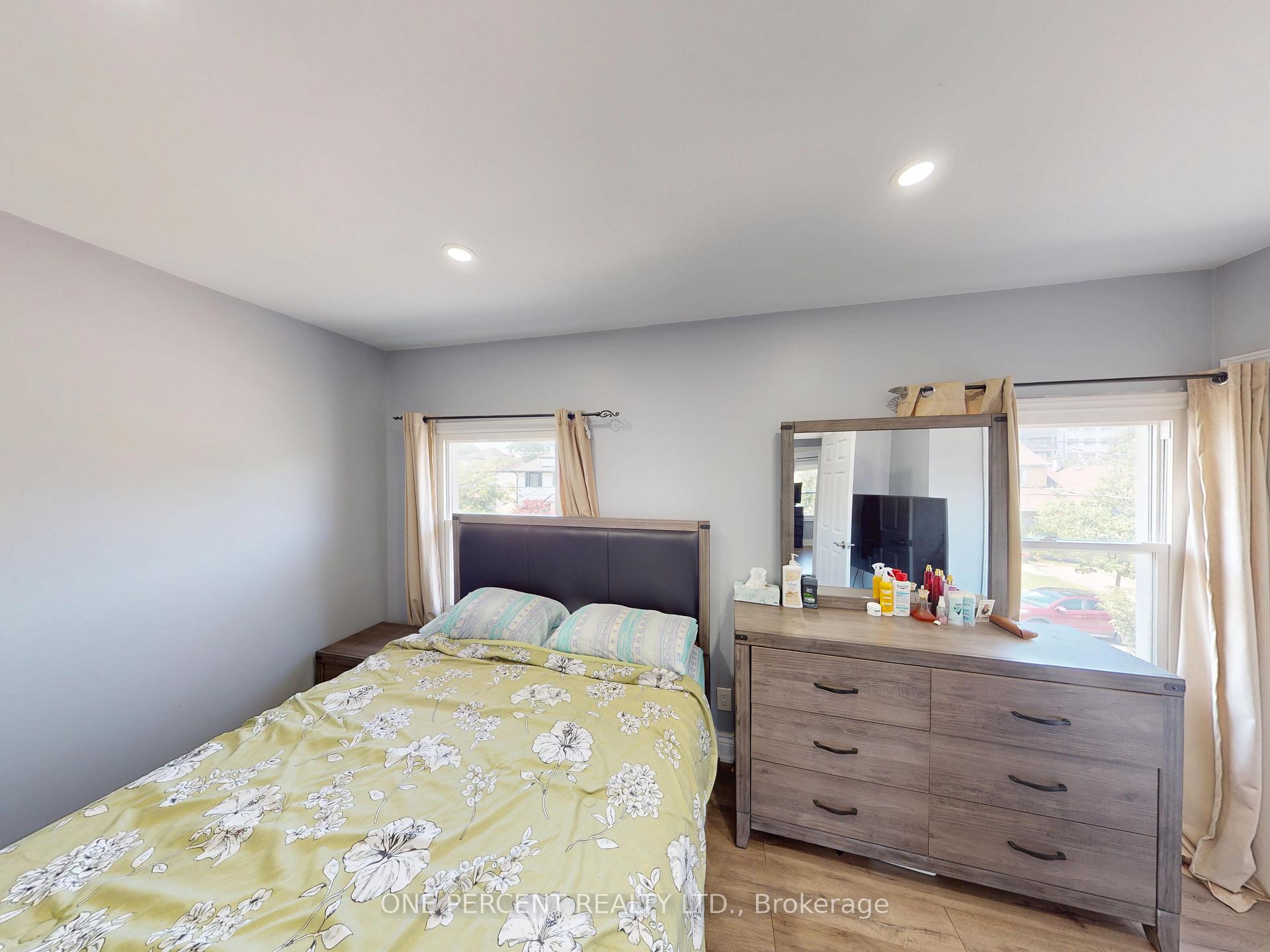 Photo 10 of 34 Berryman Avenue, St. Catharines, E. Chester — HOMEH