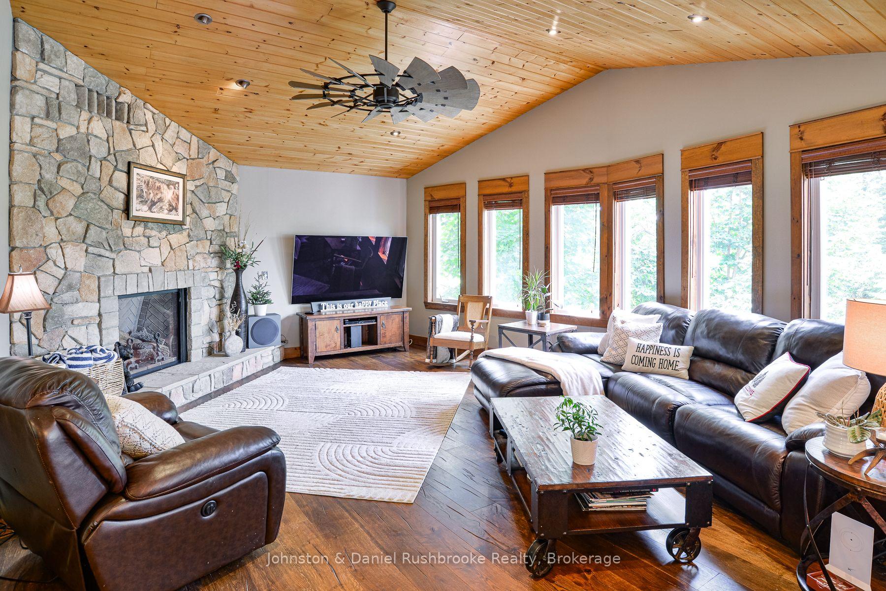Photo 4 of 38 Armstrong Lane, Kearney — HOMEH