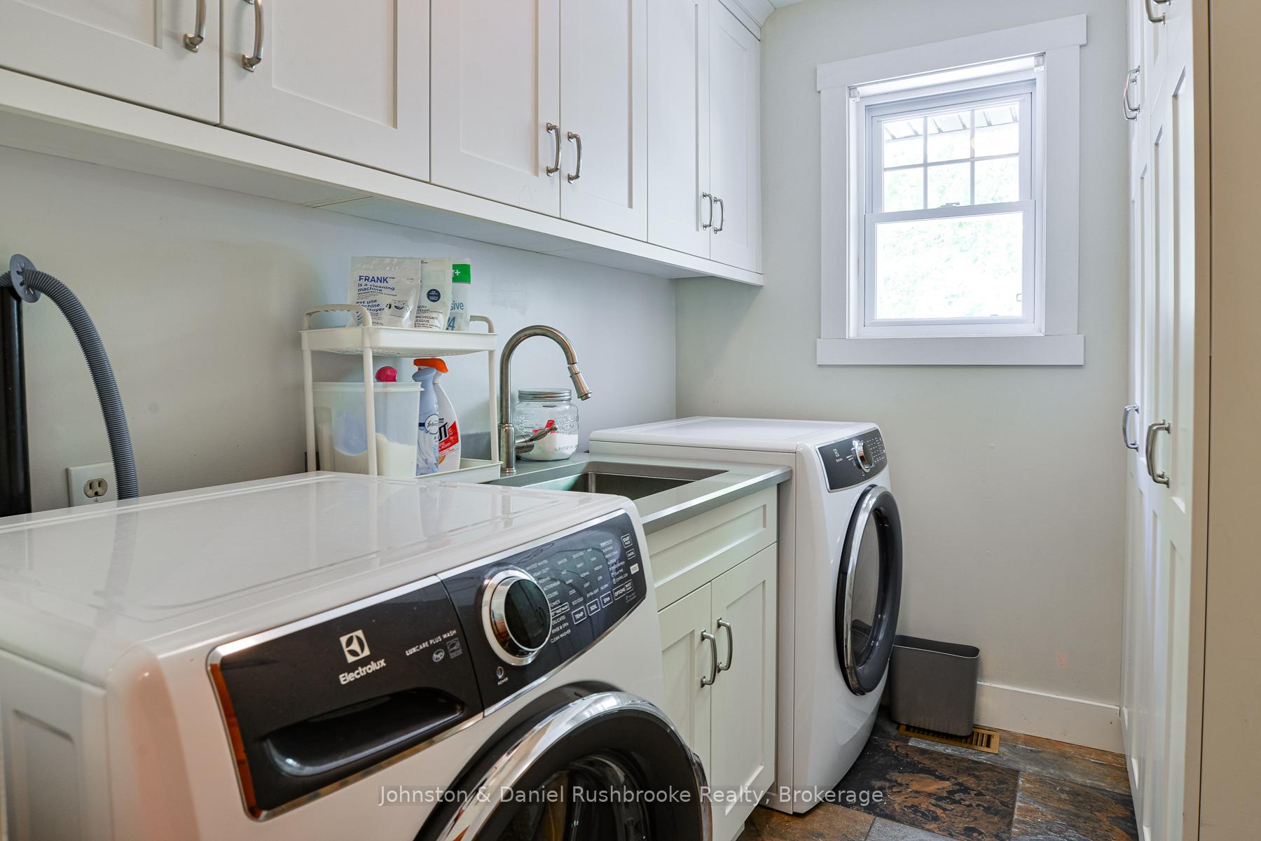 Photo 15 of 38 Armstrong Lane, Kearney — HOMEH