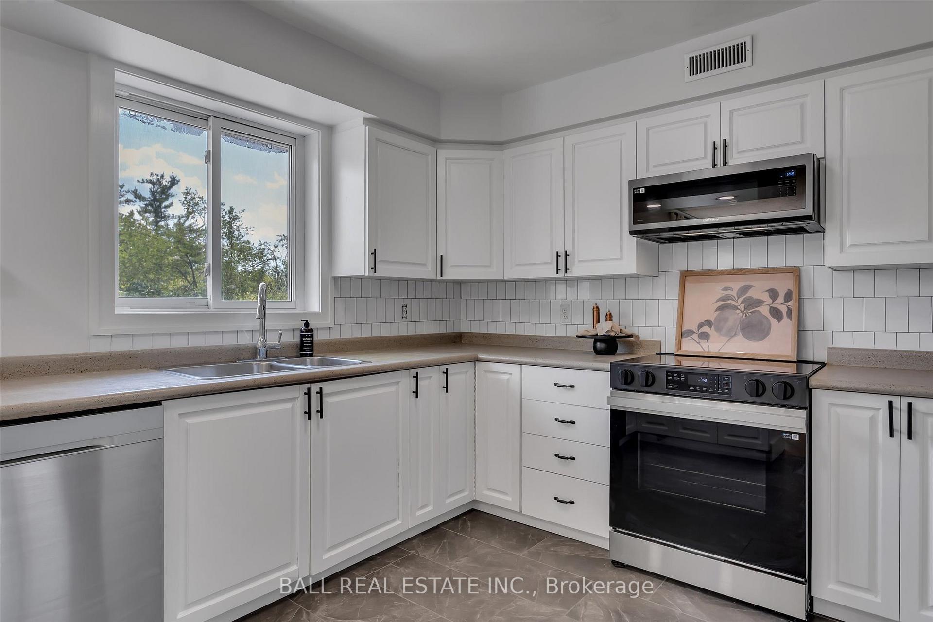 Photo 8 of 233 Lonsberry Lane, Douro-Dummer — HOMEH