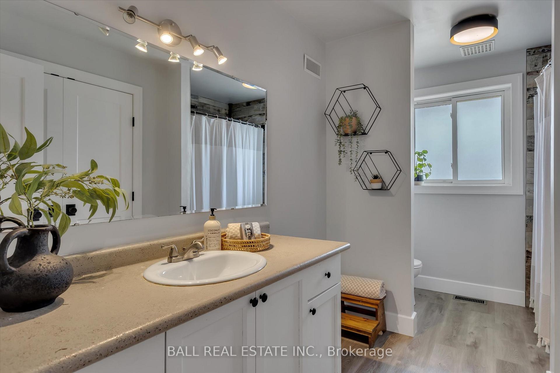 Photo 16 of 233 Lonsberry Lane, Douro-Dummer — HOMEH