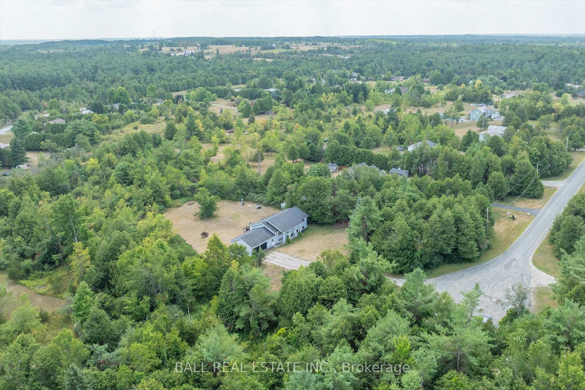 Photo 34 of 233 Lonsberry Lane, Douro-Dummer — HOMEH