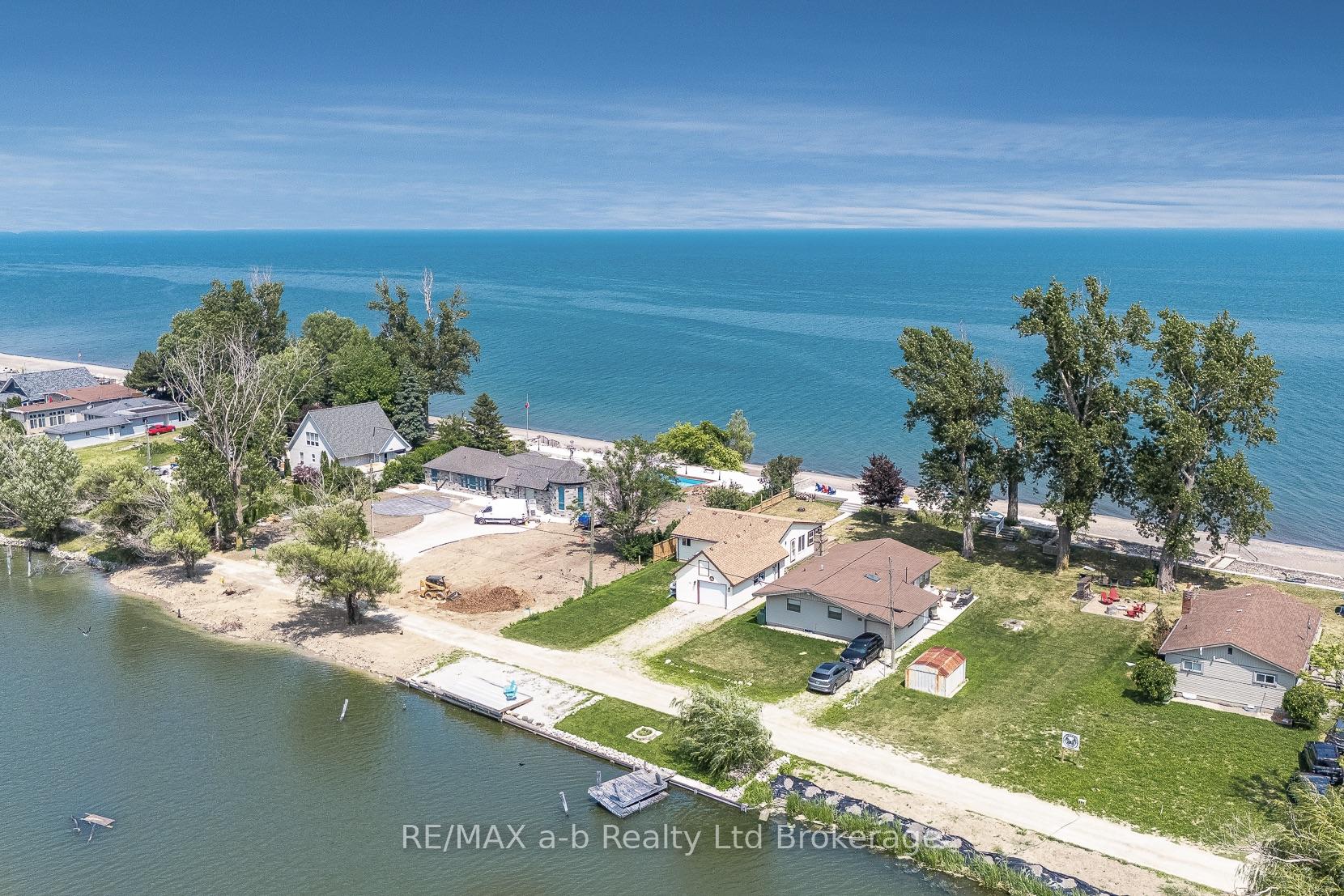 Photo 3 of 51 Marentette Beach Road, Leamington — HOMEH