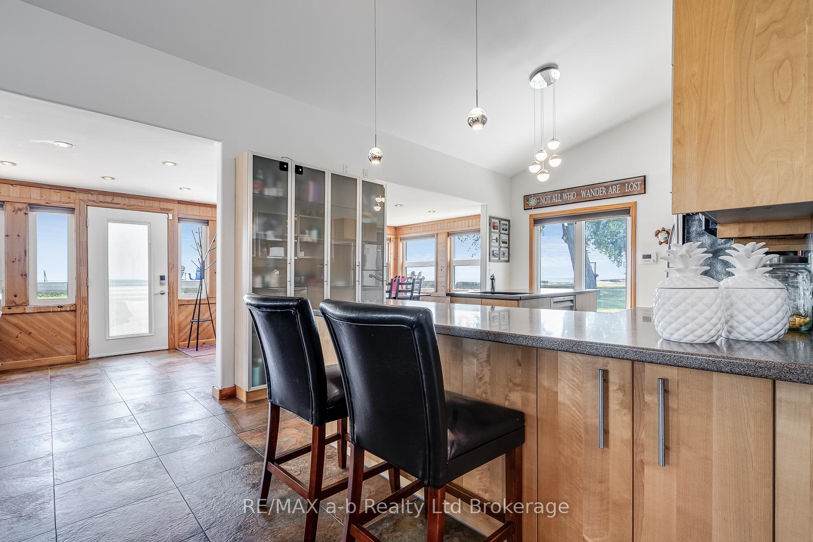 Photo 9 of 51 Marentette Beach Road, Leamington — HOMEH