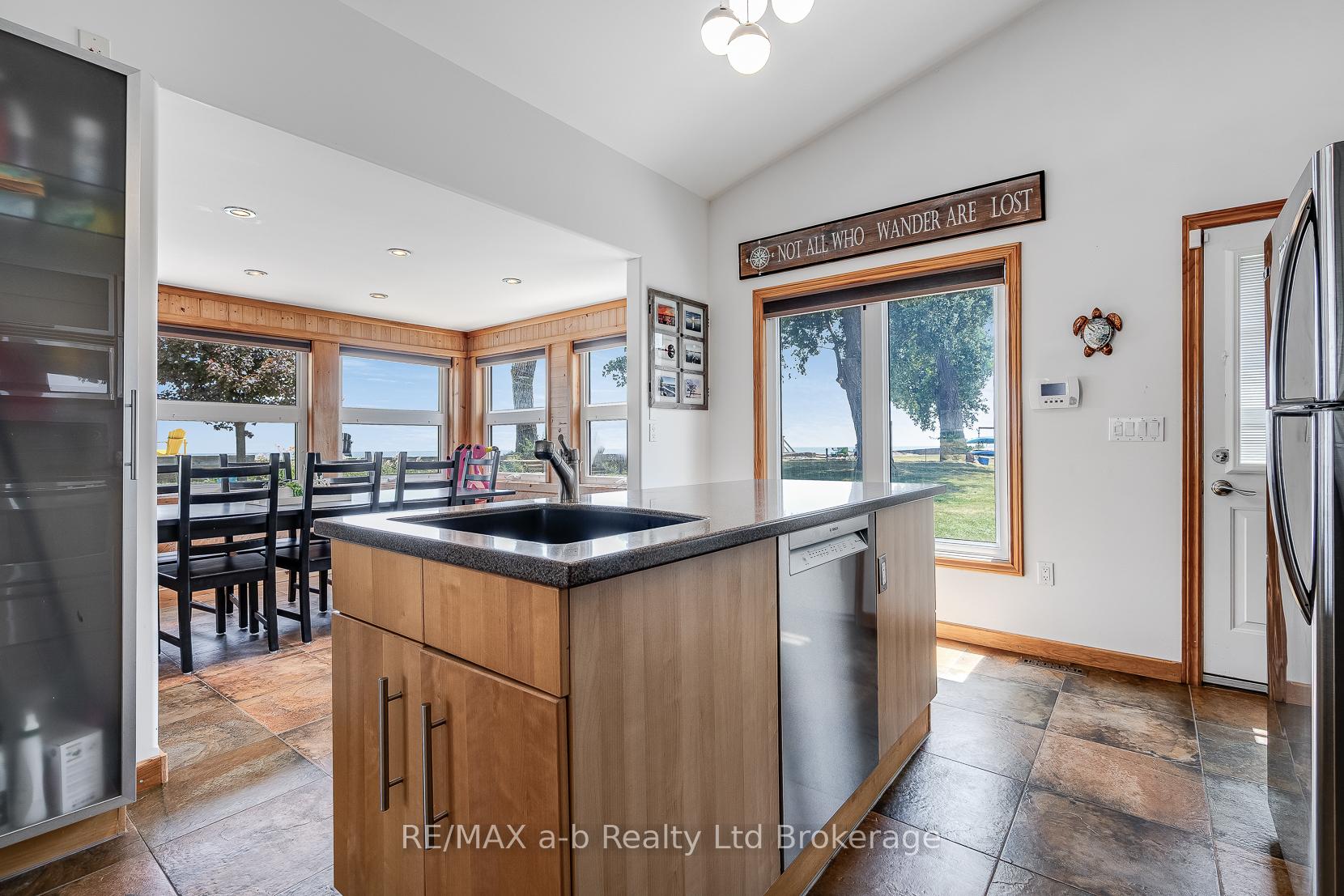 Photo 12 of 51 Marentette Beach Road, Leamington — HOMEH