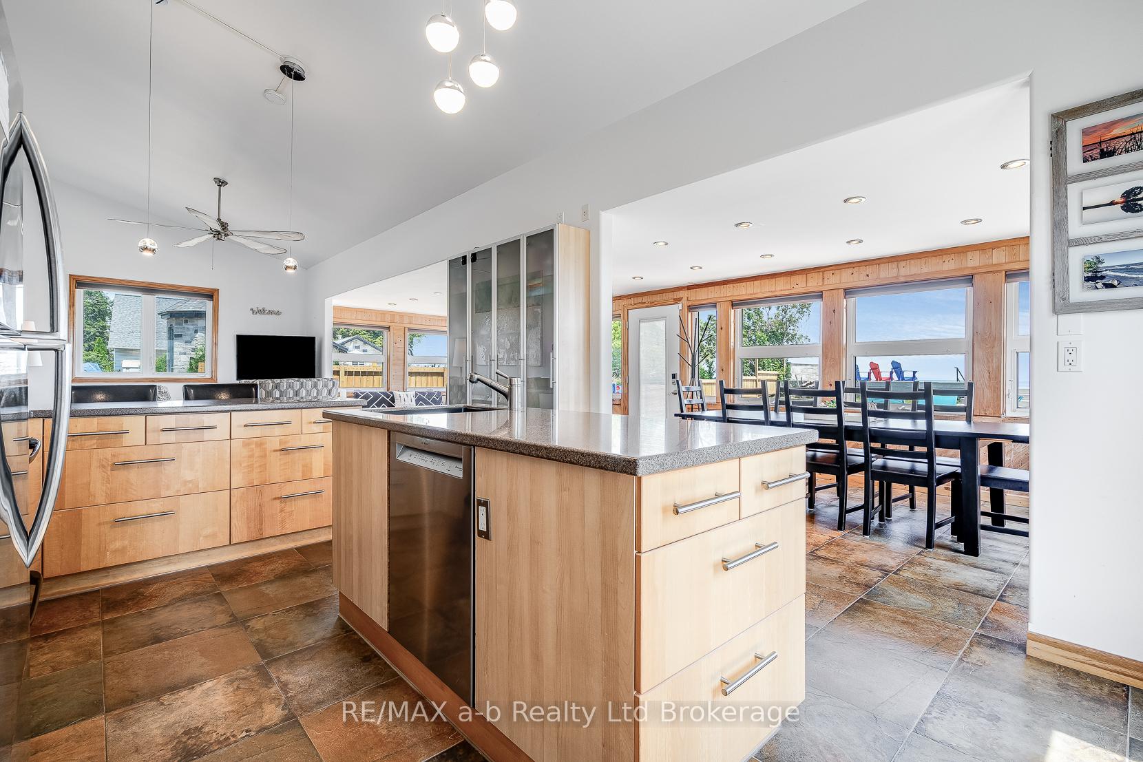 Photo 13 of 51 Marentette Beach Road, Leamington — HOMEH
