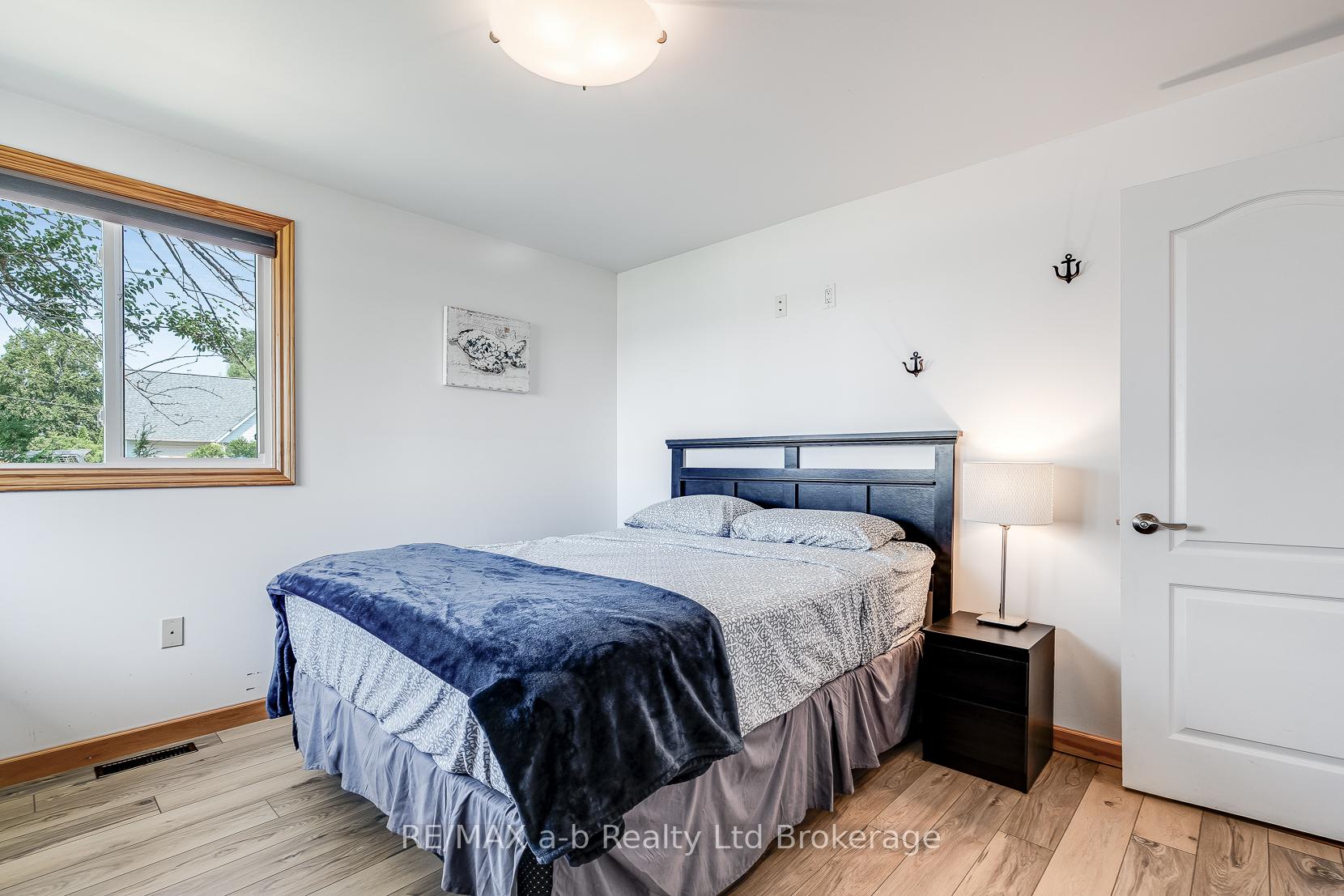 Photo 19 of 51 Marentette Beach Road, Leamington — HOMEH