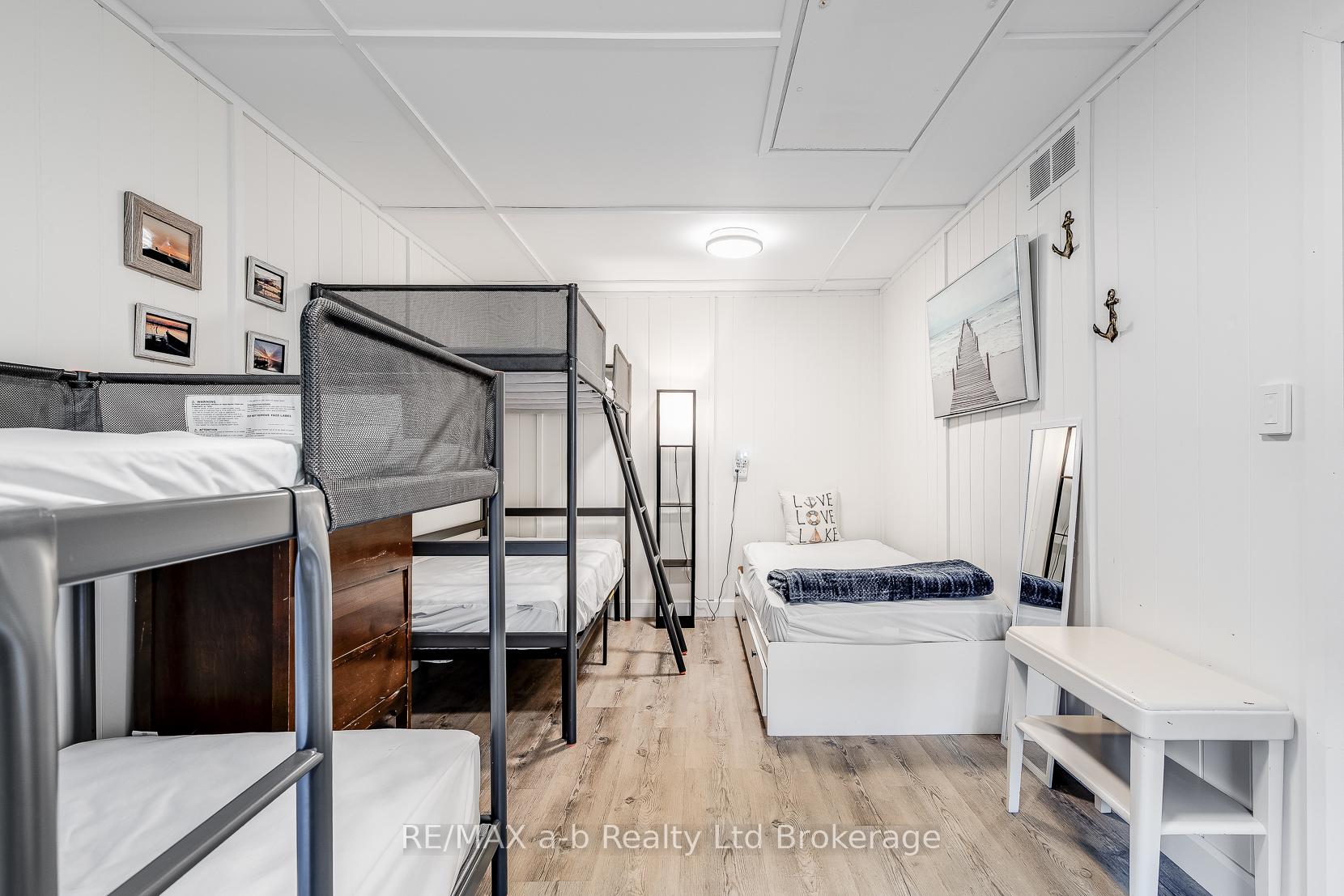 Photo 24 of 51 Marentette Beach Road, Leamington — HOMEH