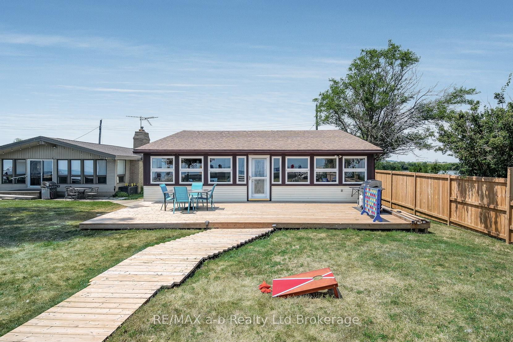 Photo 29 of 51 Marentette Beach Road, Leamington — HOMEH