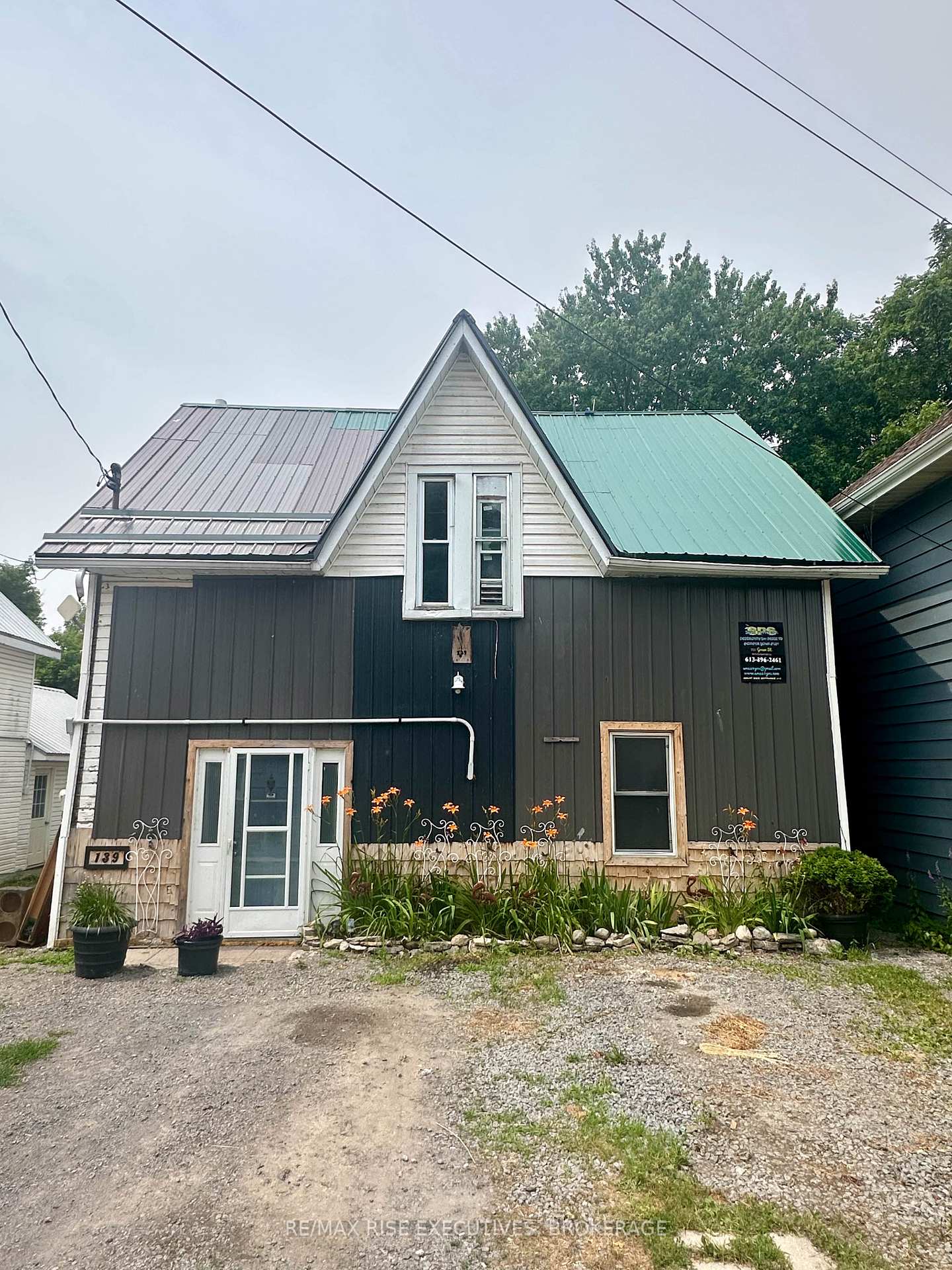 Front of 139 Green Street
