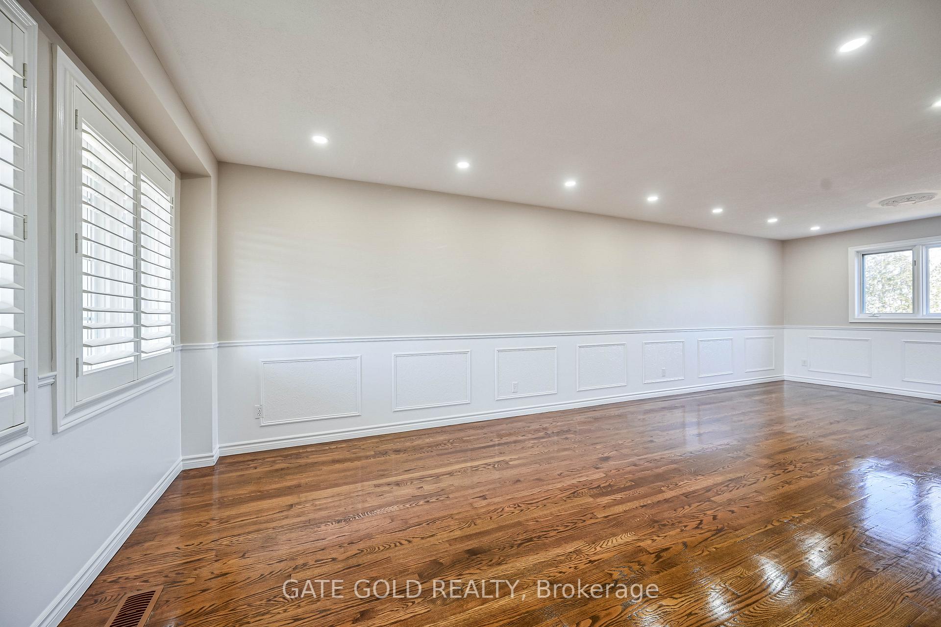 Photo 4 of 228 Highland Road W, Hamilton, Stoney Creek — HOMEH