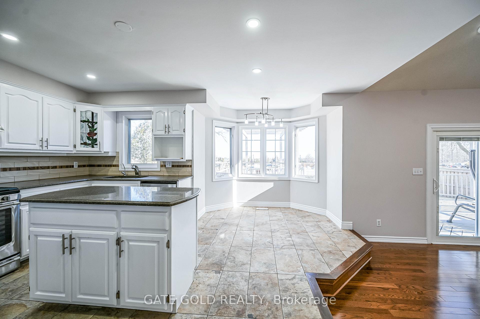Photo 7 of 228 Highland Road W, Hamilton, Stoney Creek — HOMEH