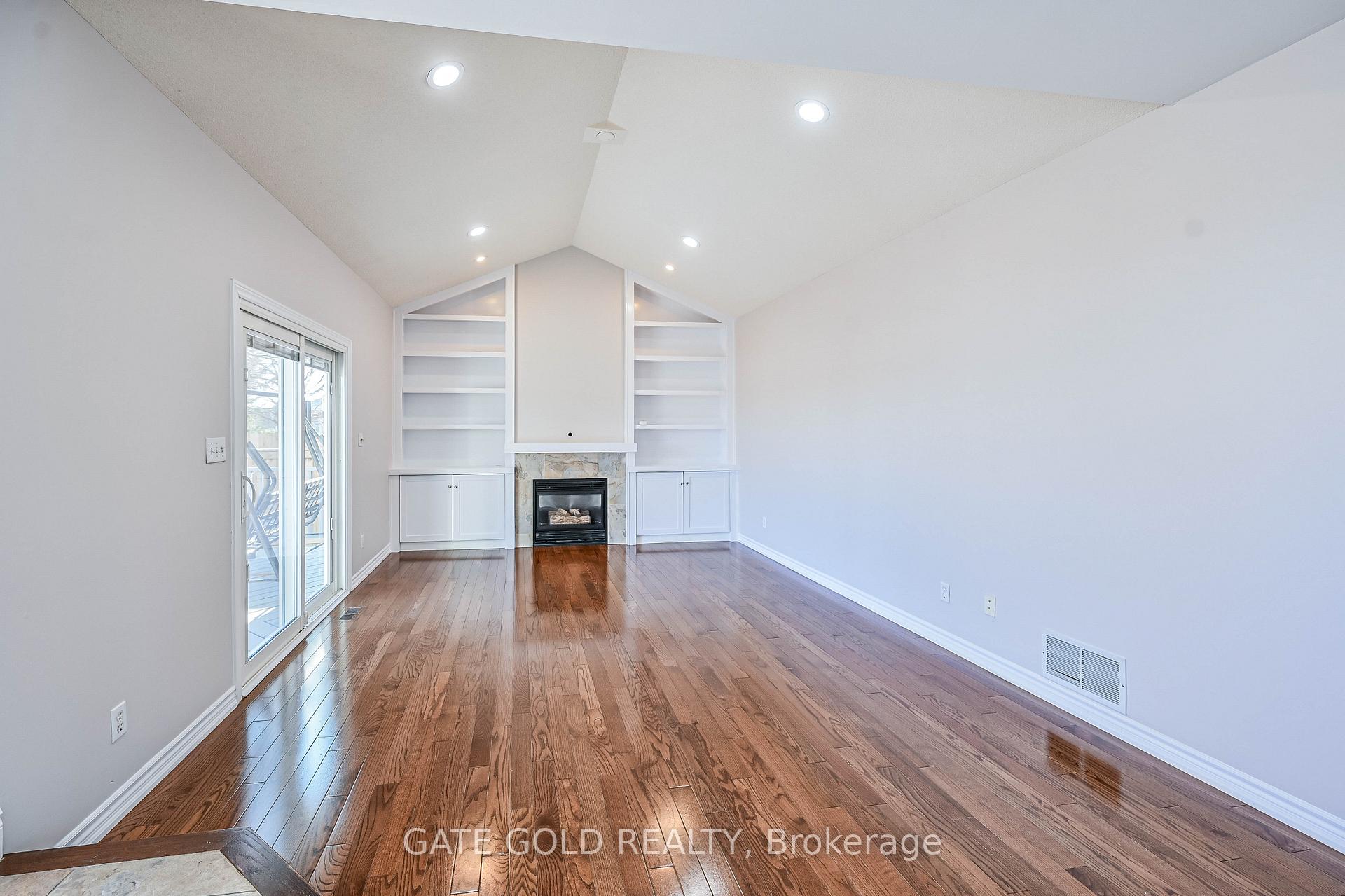 Photo 10 of 228 Highland Road W, Hamilton, Stoney Creek — HOMEH