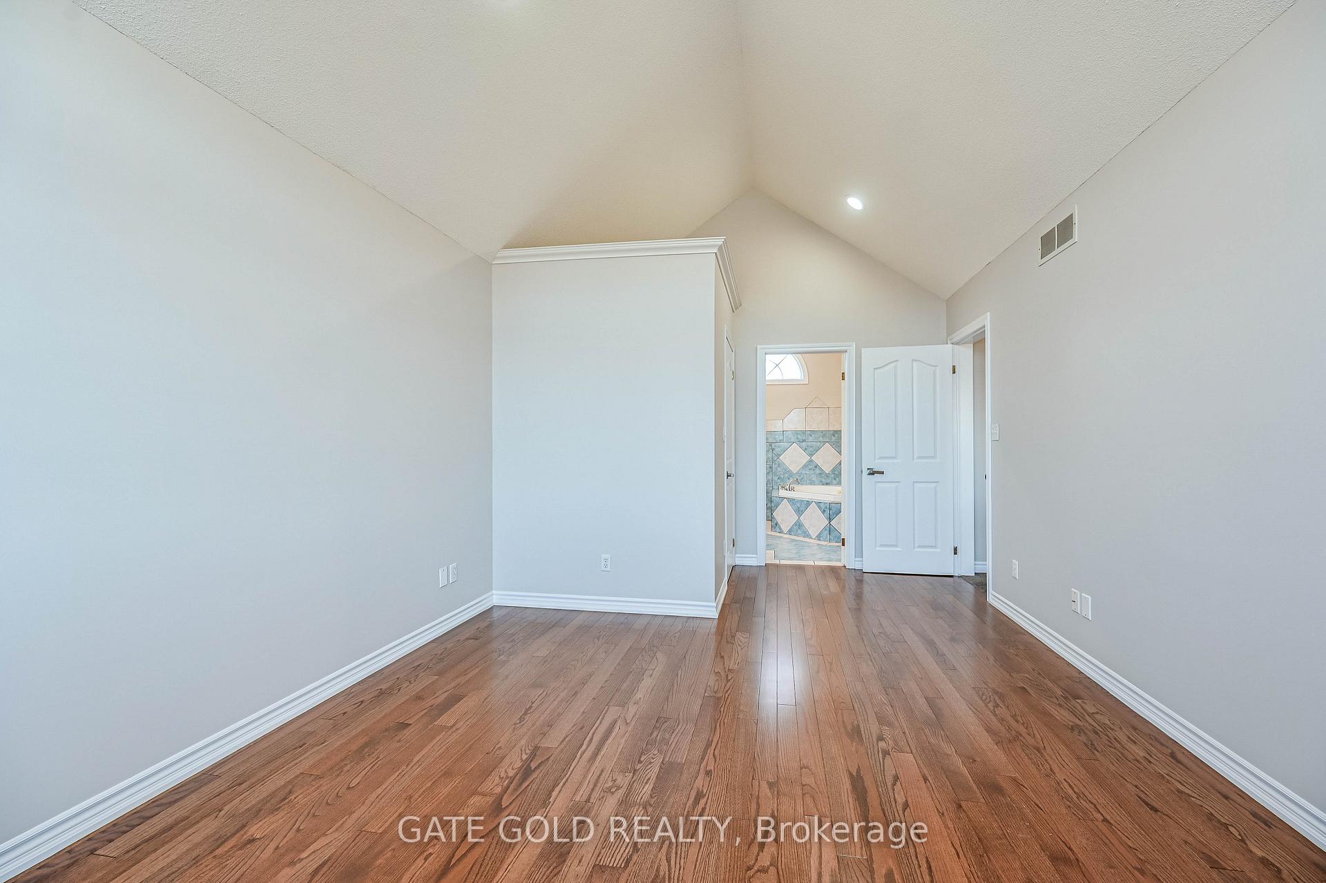 Photo 18 of 228 Highland Road W, Hamilton, Stoney Creek — HOMEH