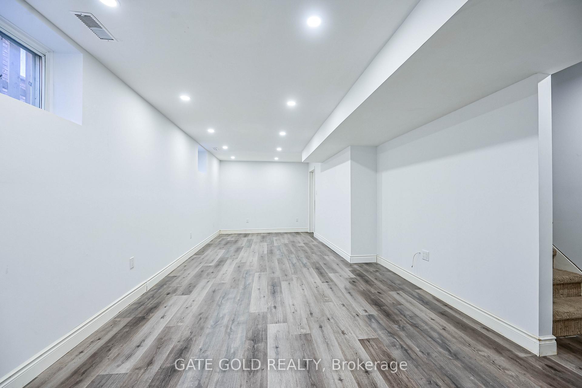 Photo 26 of 228 Highland Road W, Hamilton, Stoney Creek — HOMEH