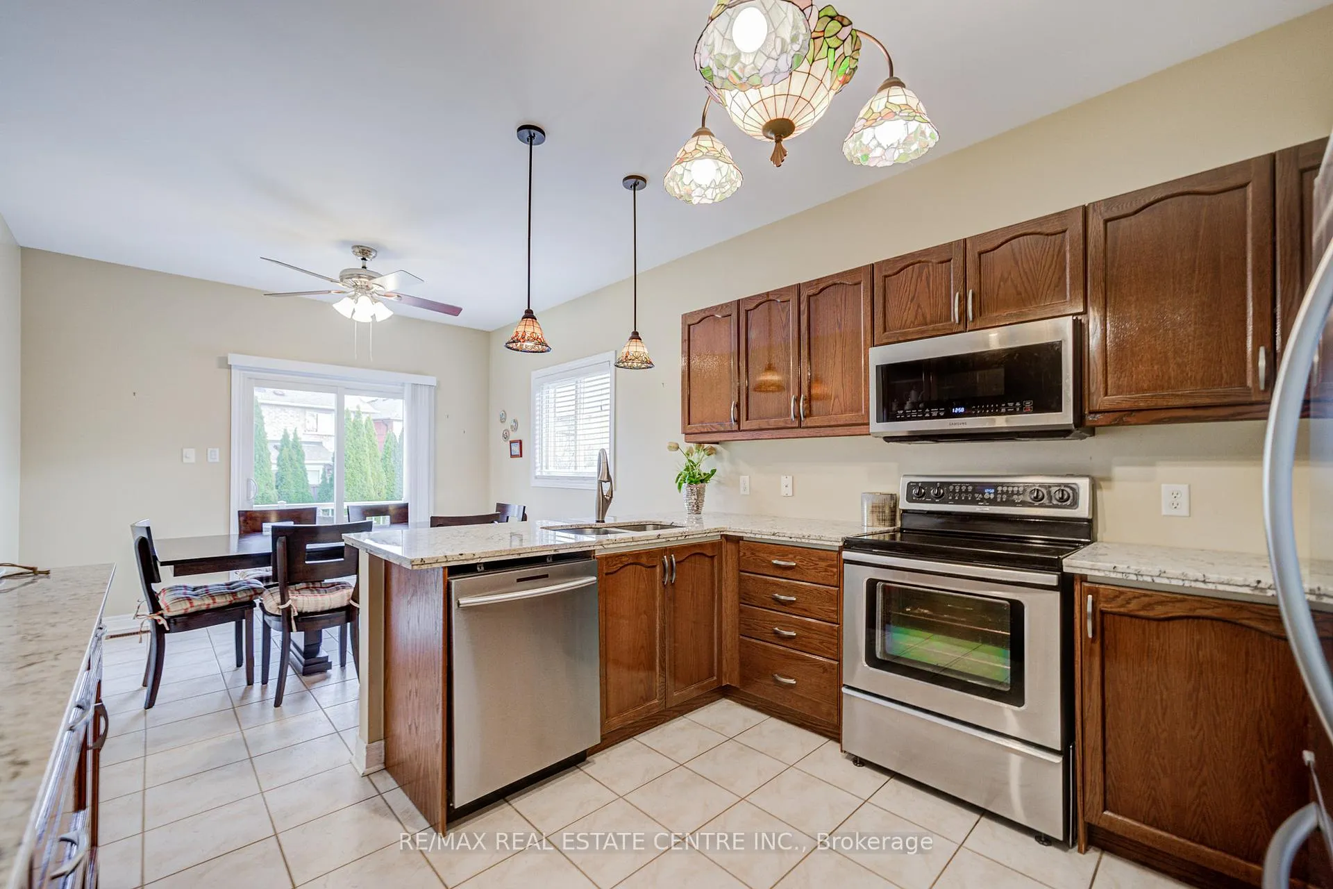 Photo 10 of 7 Carmichael Court, Caledon, Bolton West — HOMEH