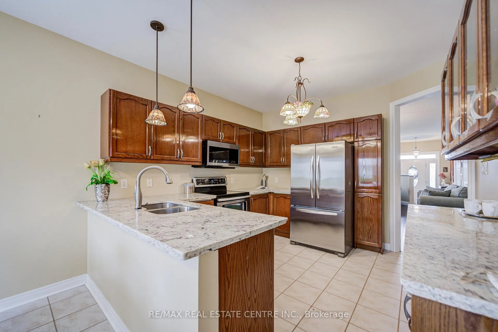 Photo 11 of 7 Carmichael Court, Caledon, Bolton West — HOMEH