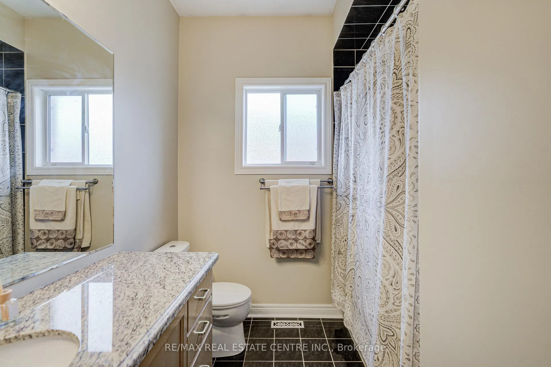 Photo 23 of 7 Carmichael Court, Caledon, Bolton West — HOMEH