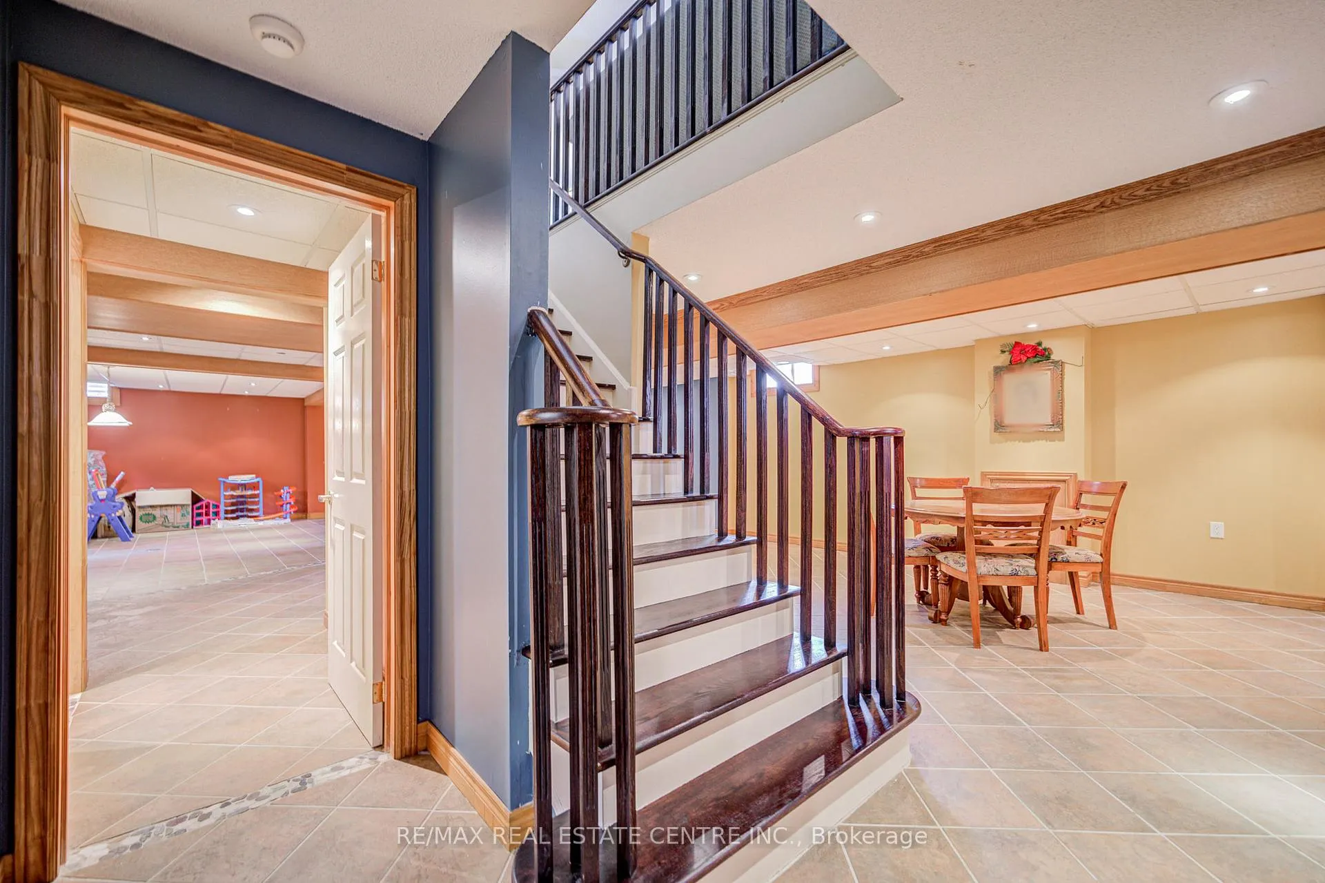 Photo 24 of 7 Carmichael Court, Caledon, Bolton West — HOMEH