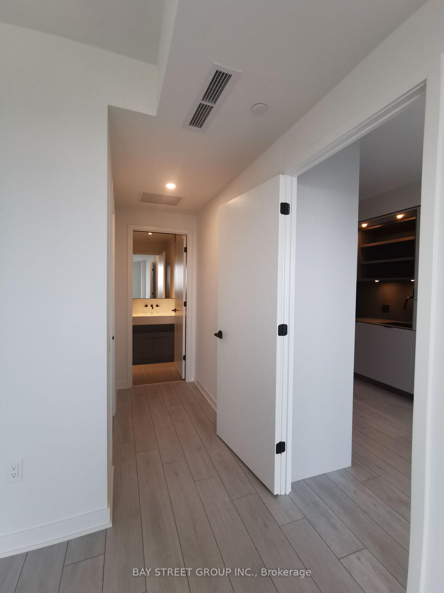 Photo 14 of Unit 4212, 55 Charles Street E, Toronto, Church-Yonge Corridor — HOMEH