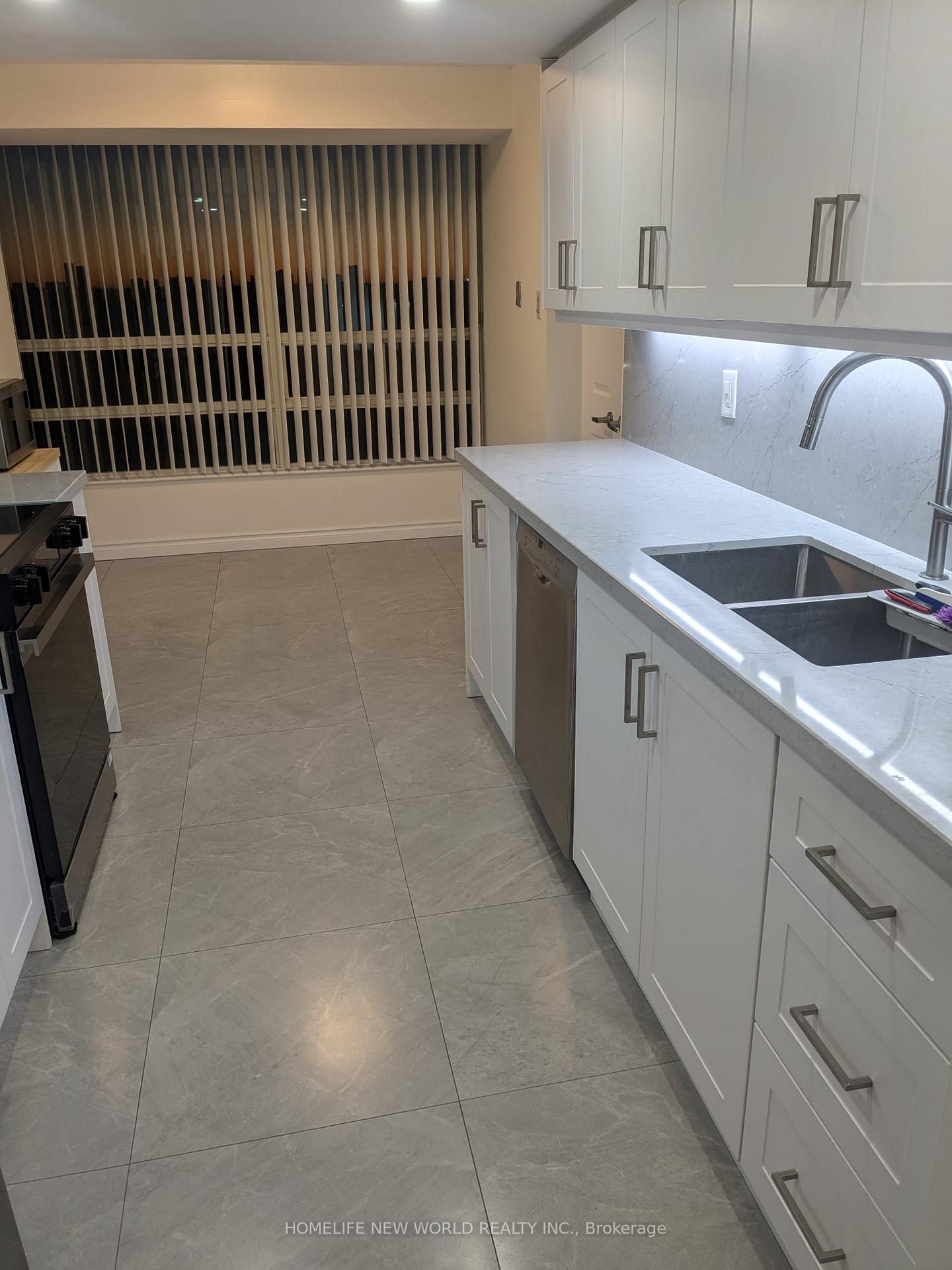 Photo 4 of Unit 1103, 7805 Bayview Avenue, Markham, Aileen-Willowbrook — HOMEH