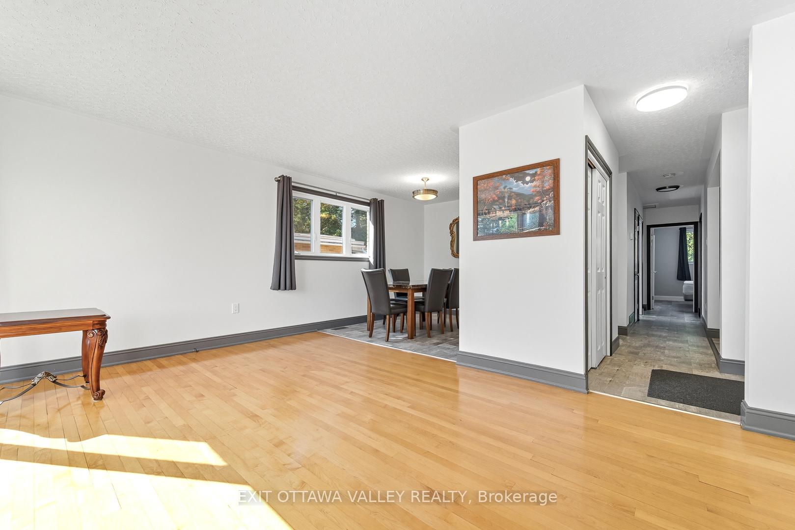 Photo 2 of 85 Frontenac Crescent, Deep River — HOMEH