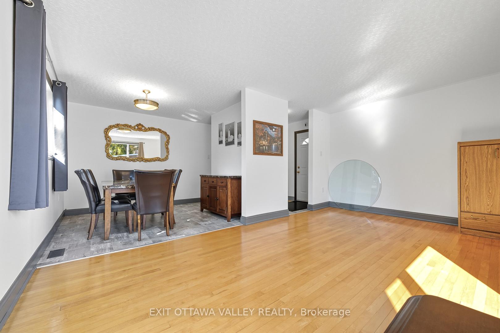 Photo 3 of 85 Frontenac Crescent, Deep River — HOMEH