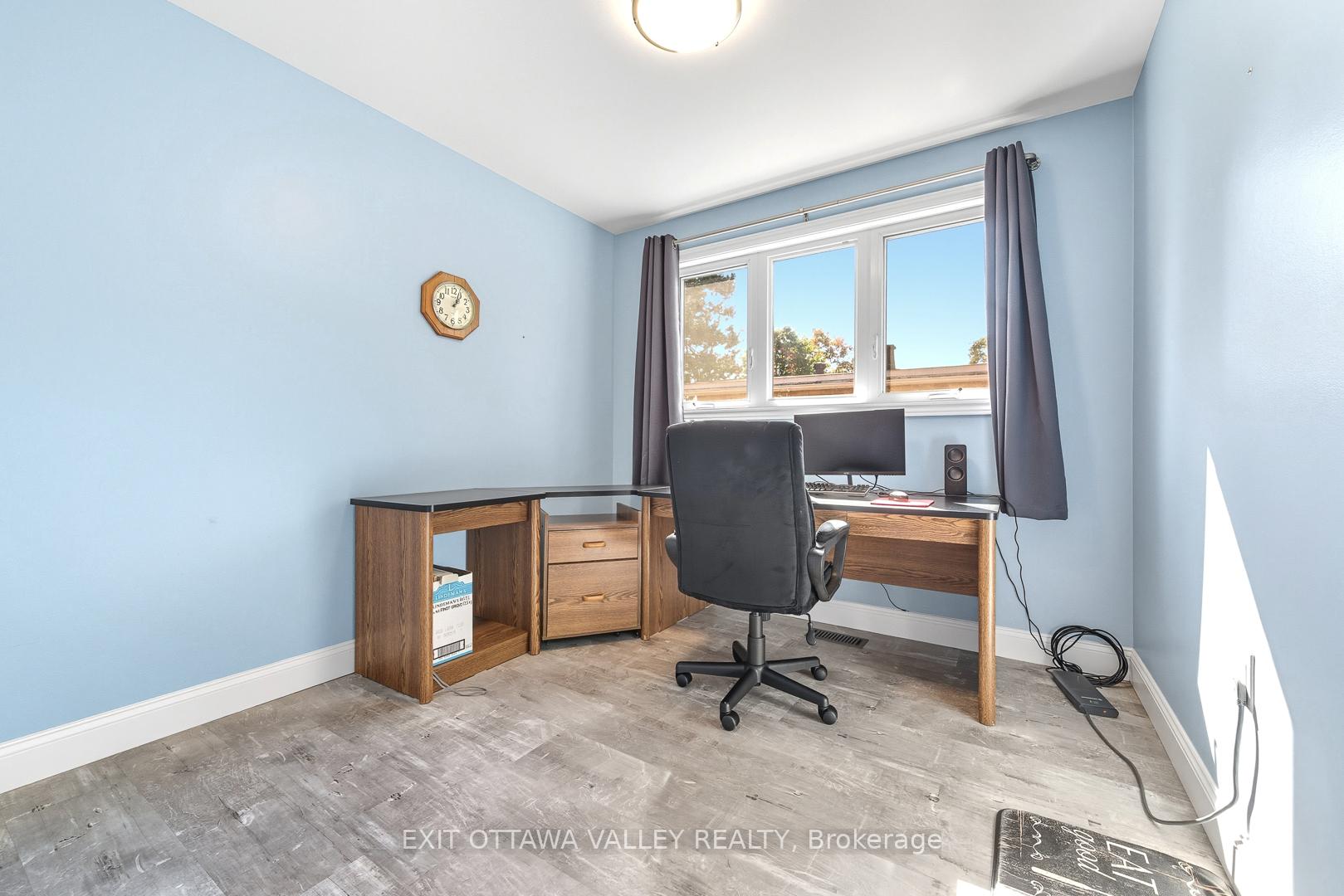 Photo 11 of 85 Frontenac Crescent, Deep River — HOMEH