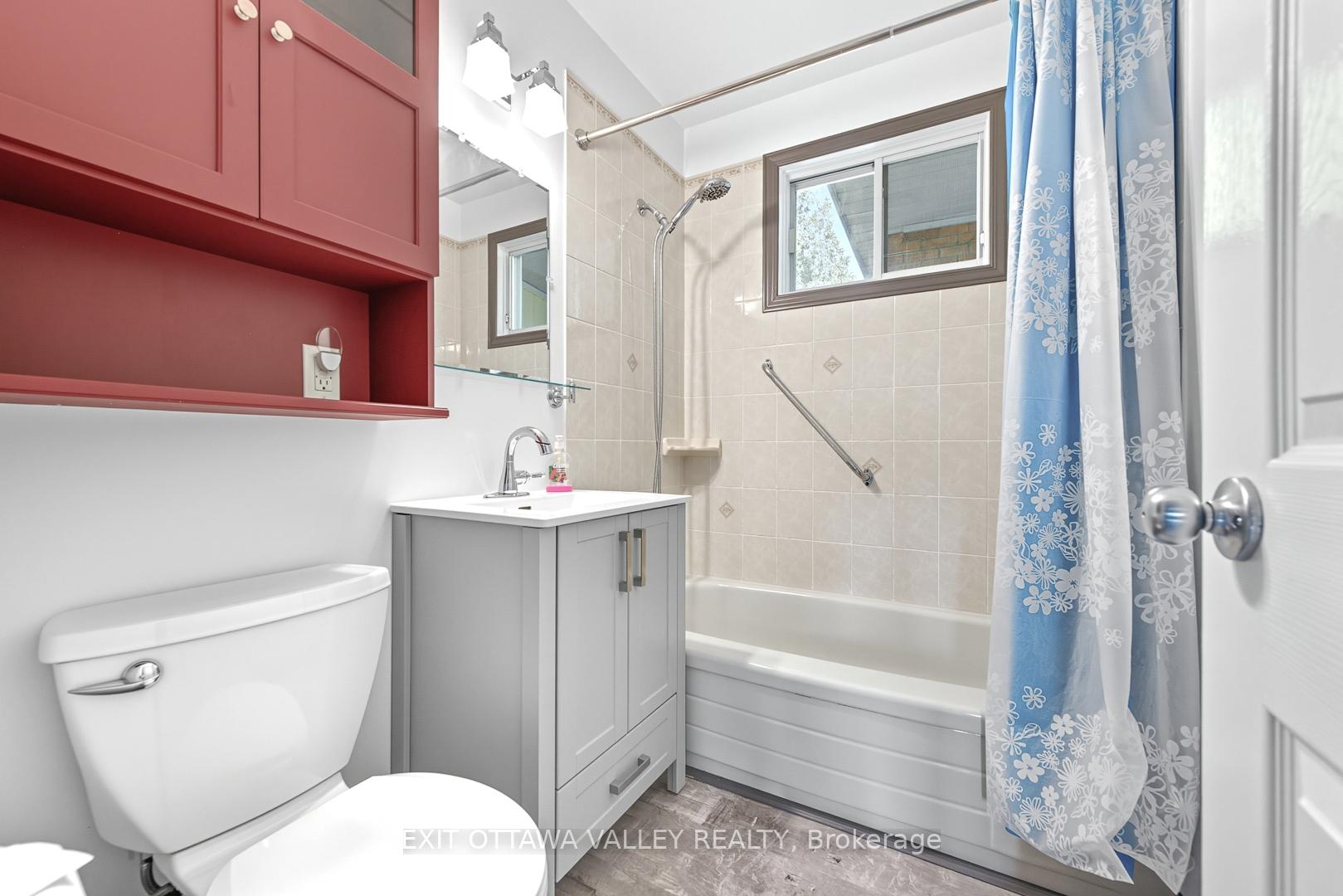 Photo 15 of 85 Frontenac Crescent, Deep River — HOMEH