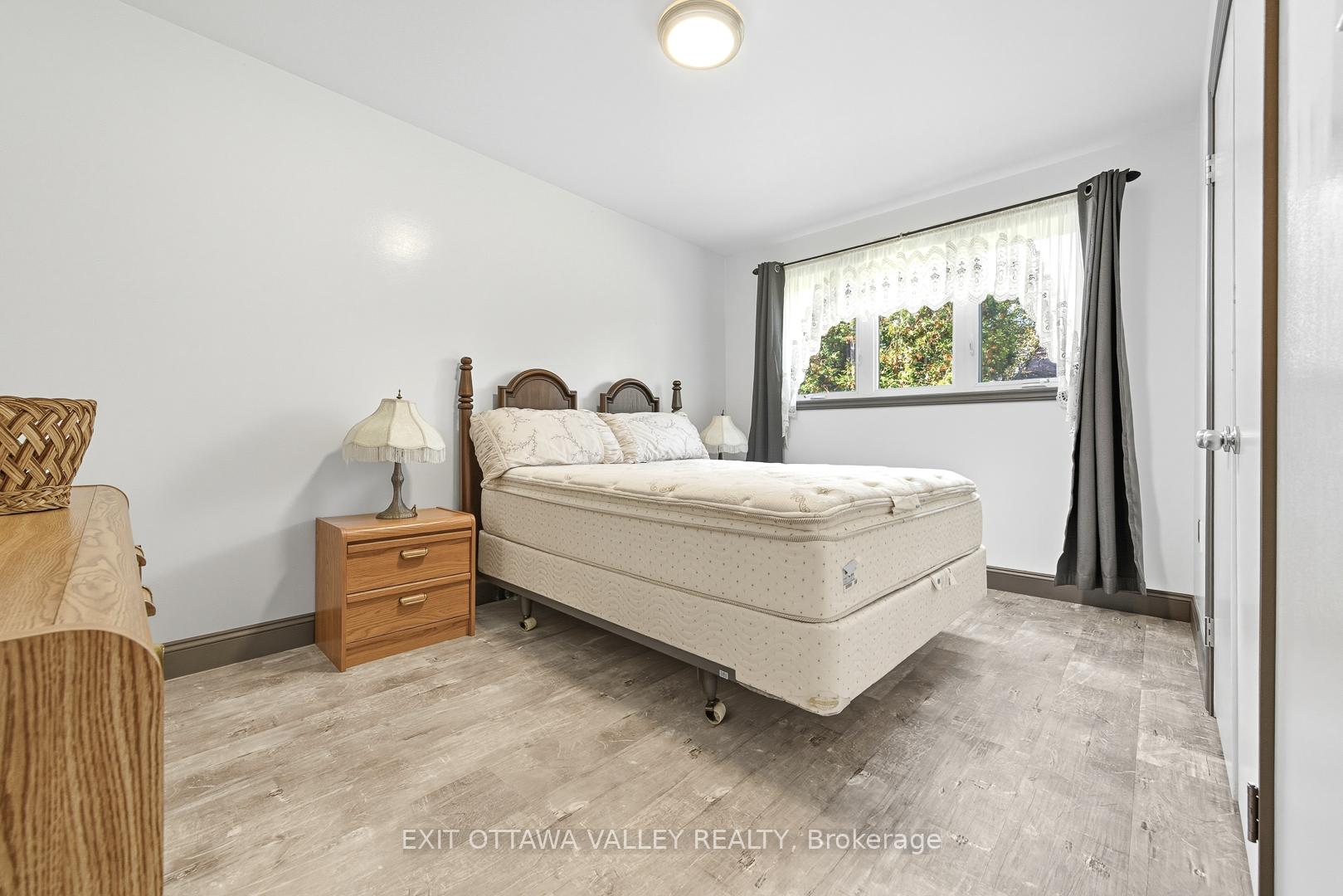 Photo 17 of 85 Frontenac Crescent, Deep River — HOMEH