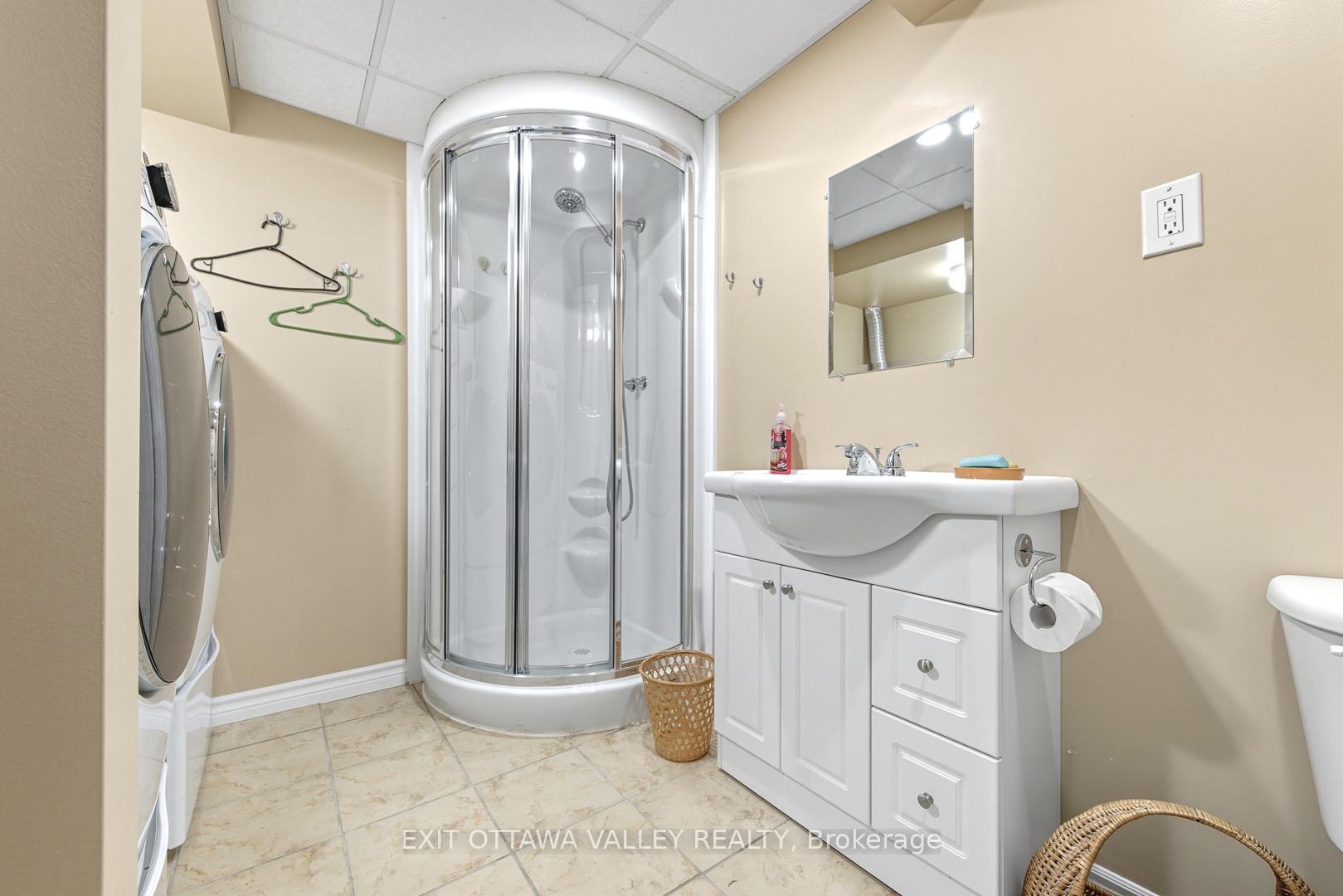 Photo 22 of 85 Frontenac Crescent, Deep River — HOMEH